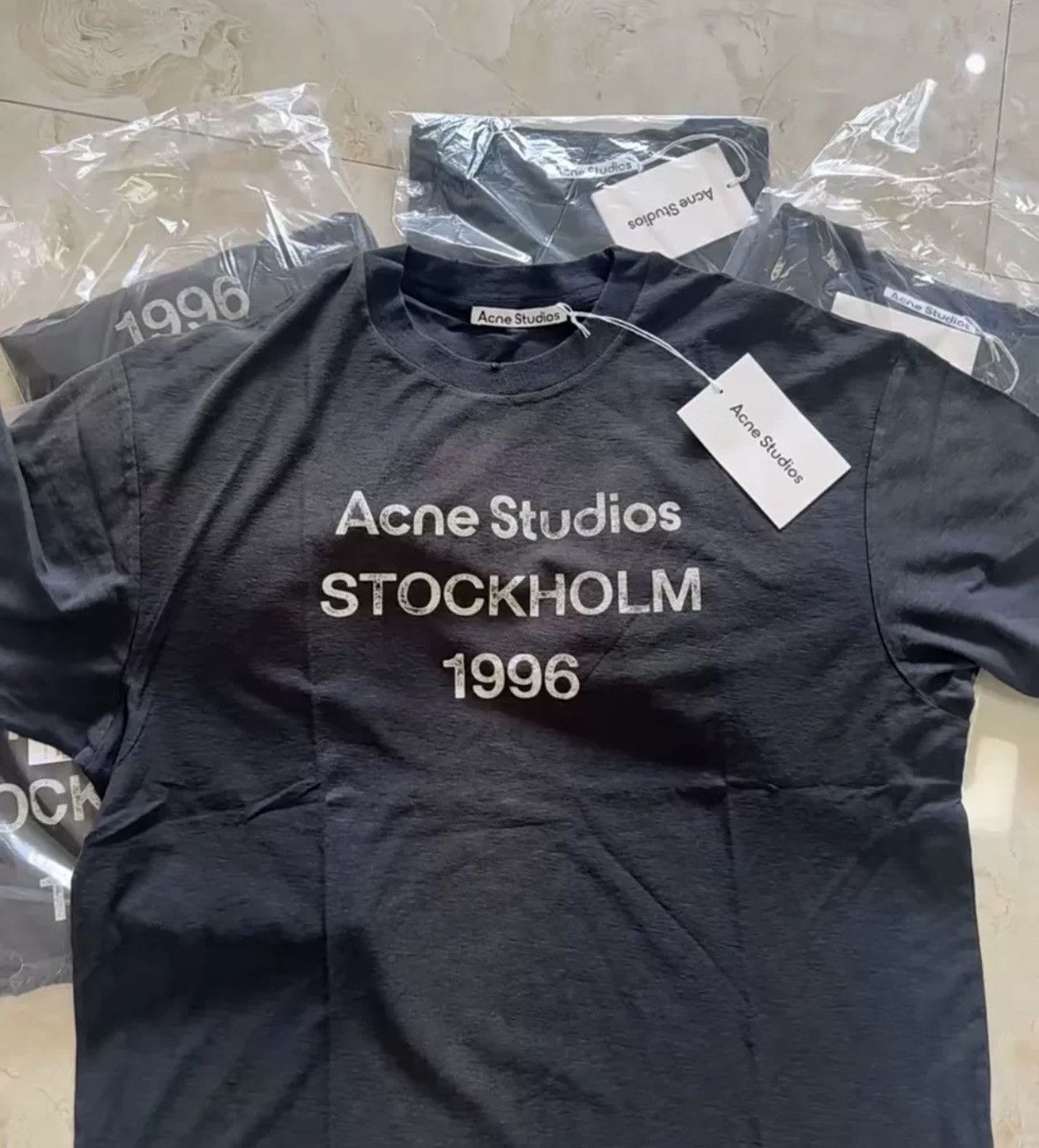 Acne Studios Acne Studios 1996 destroys short sleeves 2412-Nextarrow Size US XS / EU 42 / 0 - 6 Thumbnail