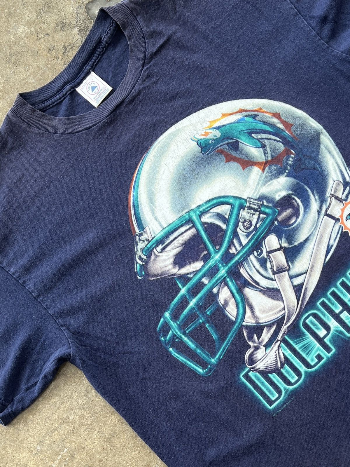 NFL Vintage 2001 Y2K NFL Miami Dolphins Helmet Big Print Tee XL Size US XL / EU 56 / 4 - 1 Thumbnail