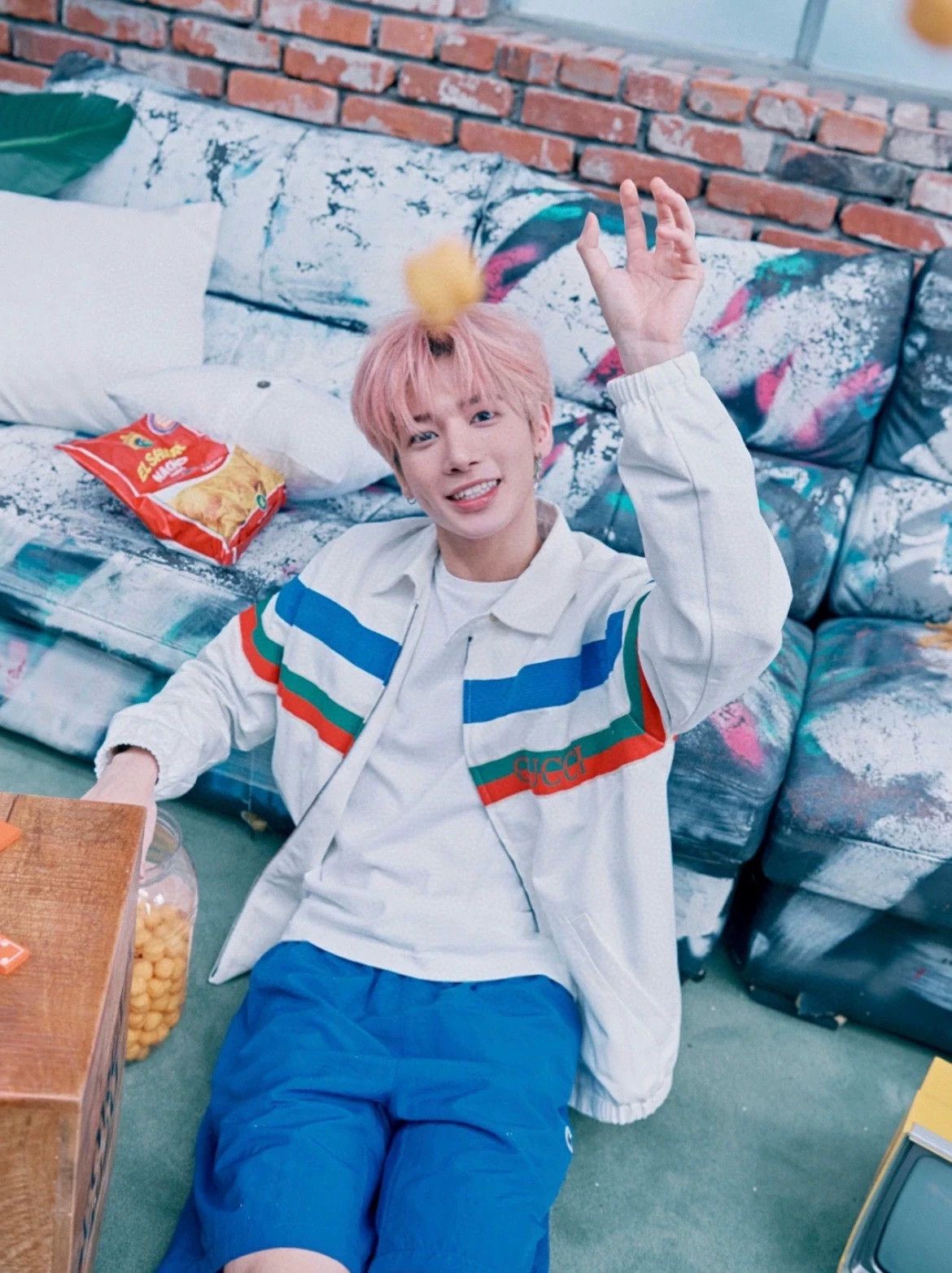 Gucci white striped Gucci jacket size 44 Size US S / EU 44-46 / 1 - 7 Thumbnail