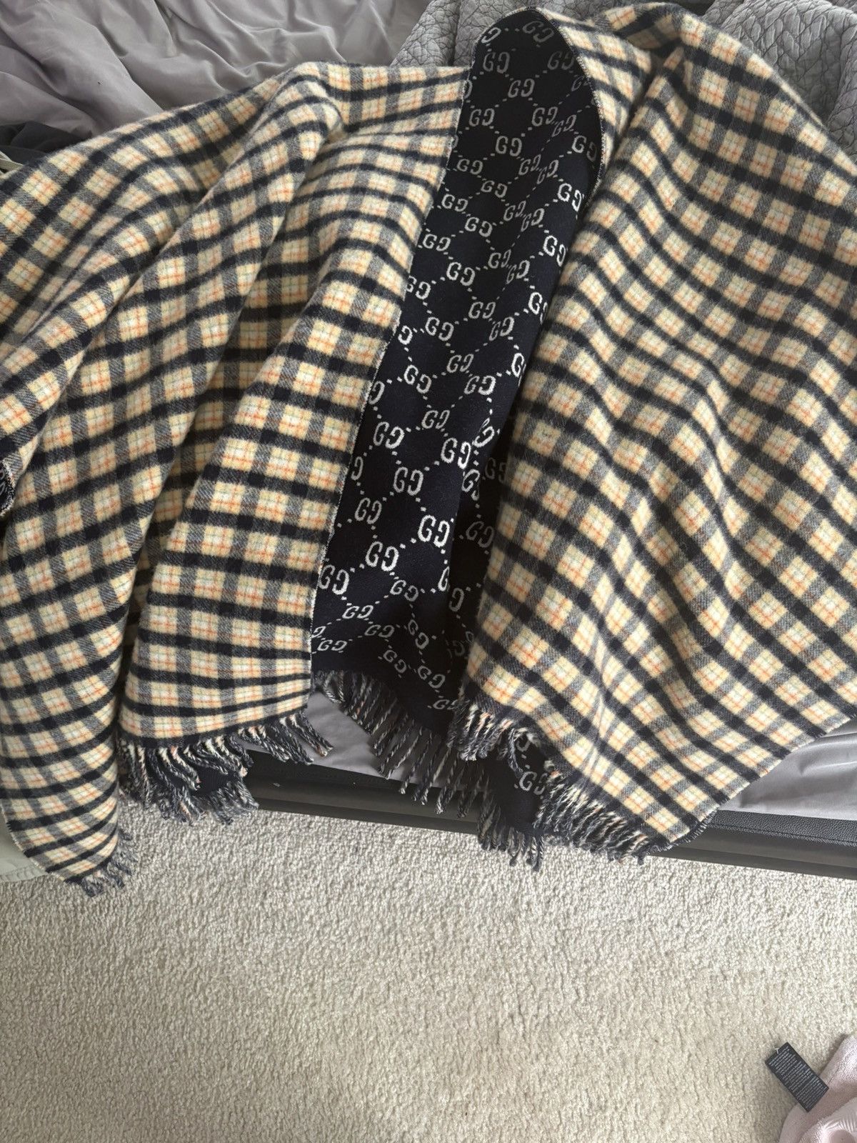 Gucci Gucci Reversible Navy GG Poncho Size US L / EU 52-54 / 3 - 7 Thumbnail