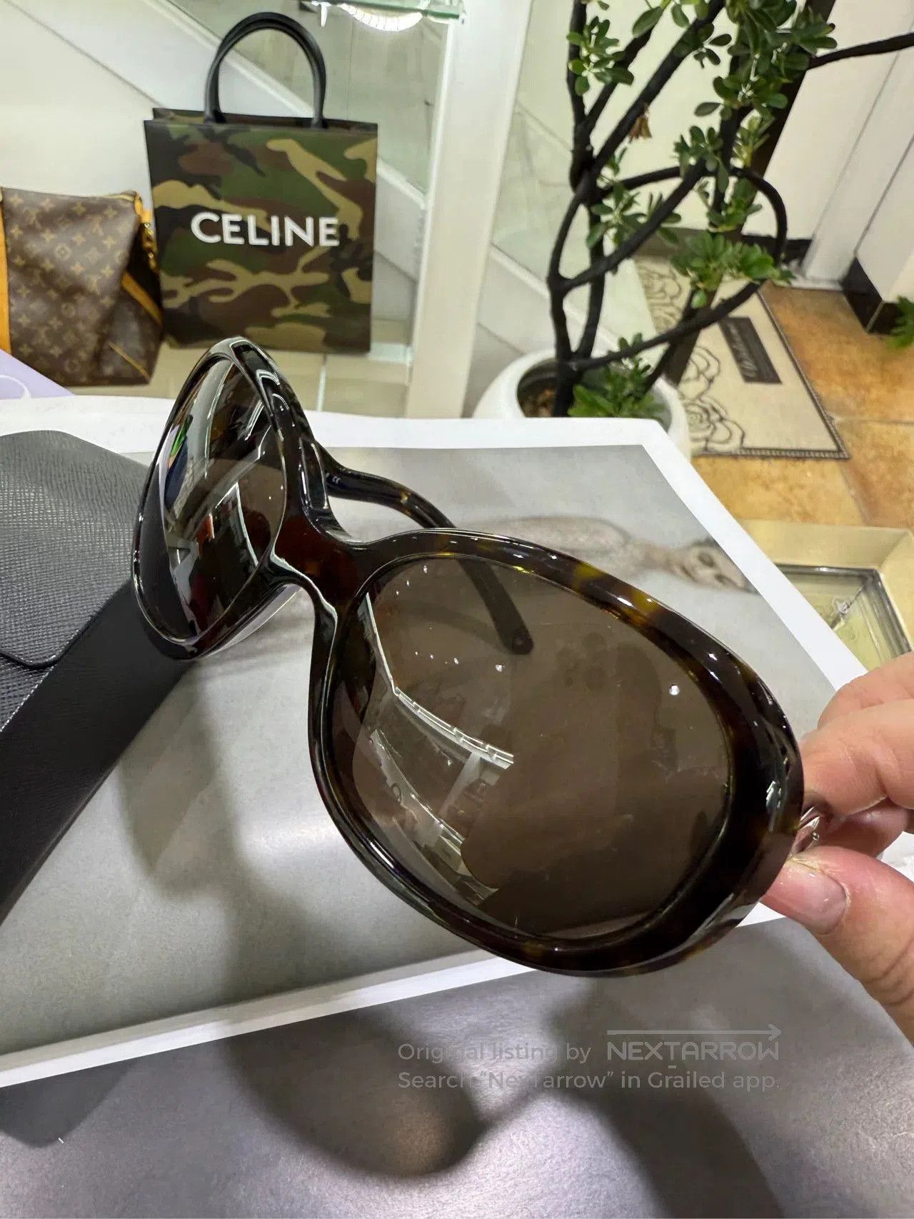 Prada Prada Sunglasses with Case. Size ONE SIZE - 2 Thumbnail
