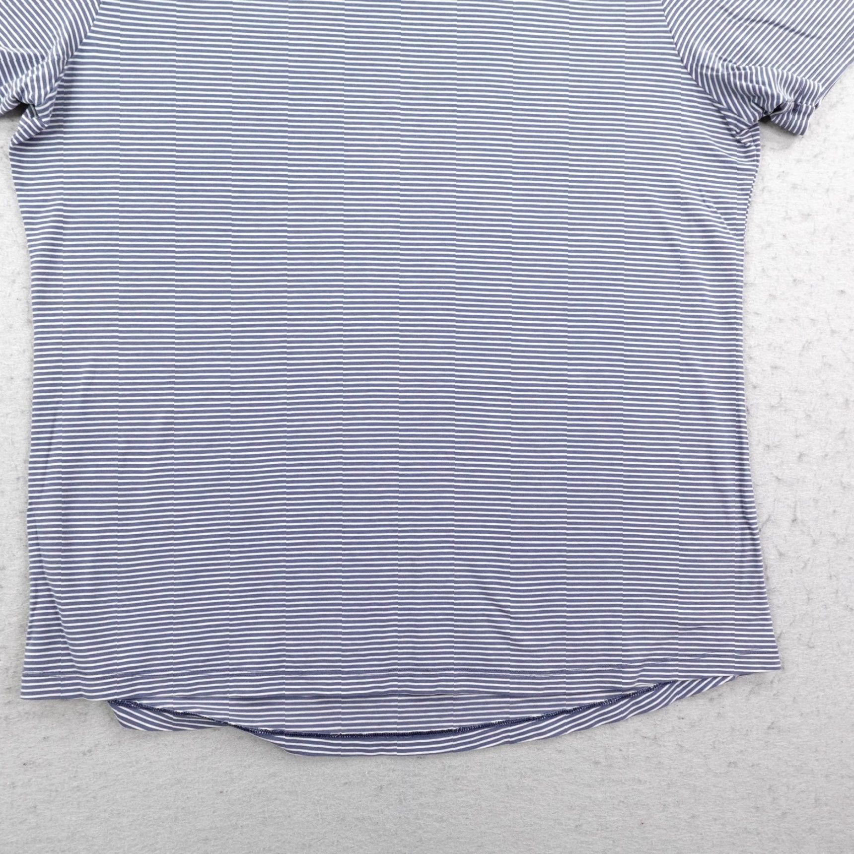 Lululemon Lululemon Shirt Mens XL Blue White Stripes Performance Athletic Workout Gym Yoga Shirt Size US XL / EU 56 / 4 - 3 Thumbnail