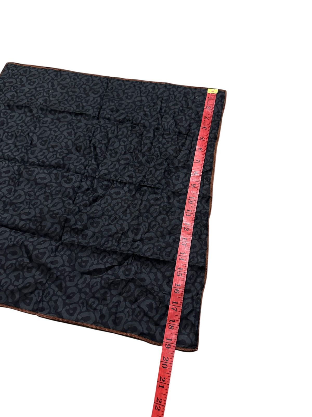 Yves Saint Laurent Yves saint laurent silk scarf 19 inch x 19 inch Size ONE SIZE - 6 Thumbnail