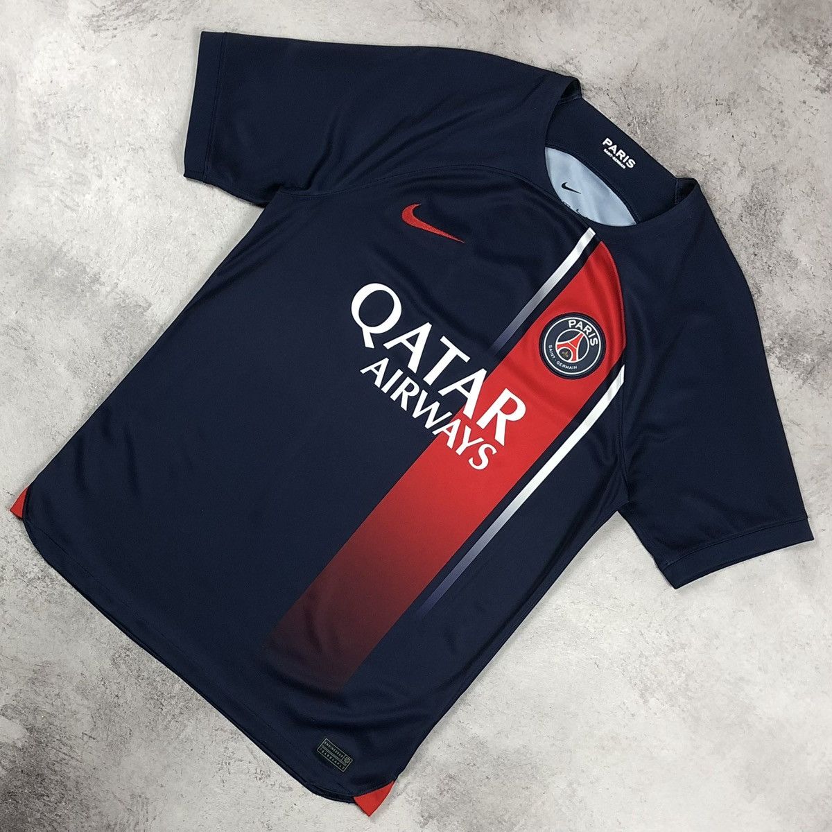 Nike Paris Saint-Germain PSG 2023-2024 Nike Home Soccer Jersey Size US M / EU 48-50 / 2 - 4 Thumbnail