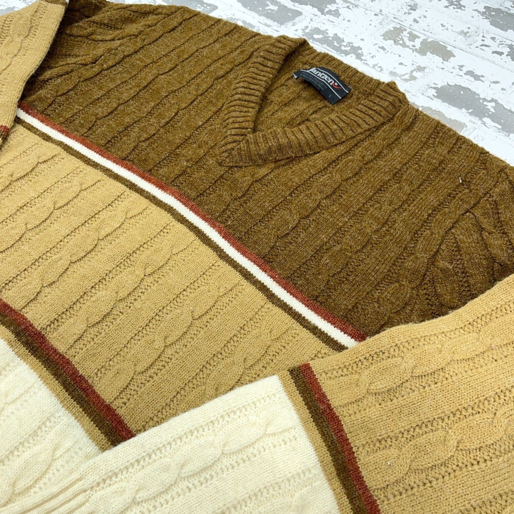 Jantzen Vintage Jantzen Men's Sweater L Cable Knit Brown Acrylic V-Neck Classic Pullover Fall Winter Seasonal Size US L / EU 52-54 / 3 - 4 Thumbnail