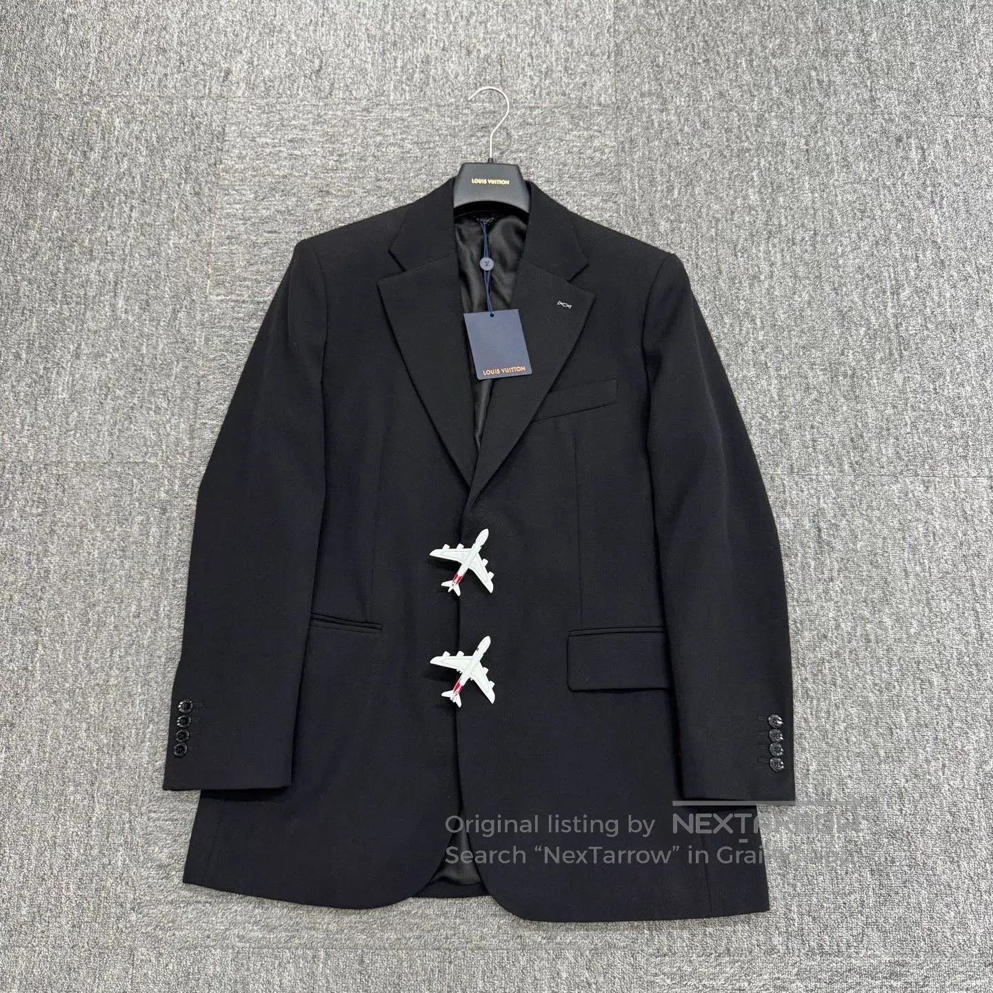 Louis Vuitton louis vuitton wool suit with metal buckle. Size US L / EU 52-54 / 3 - 1 Thumbnail