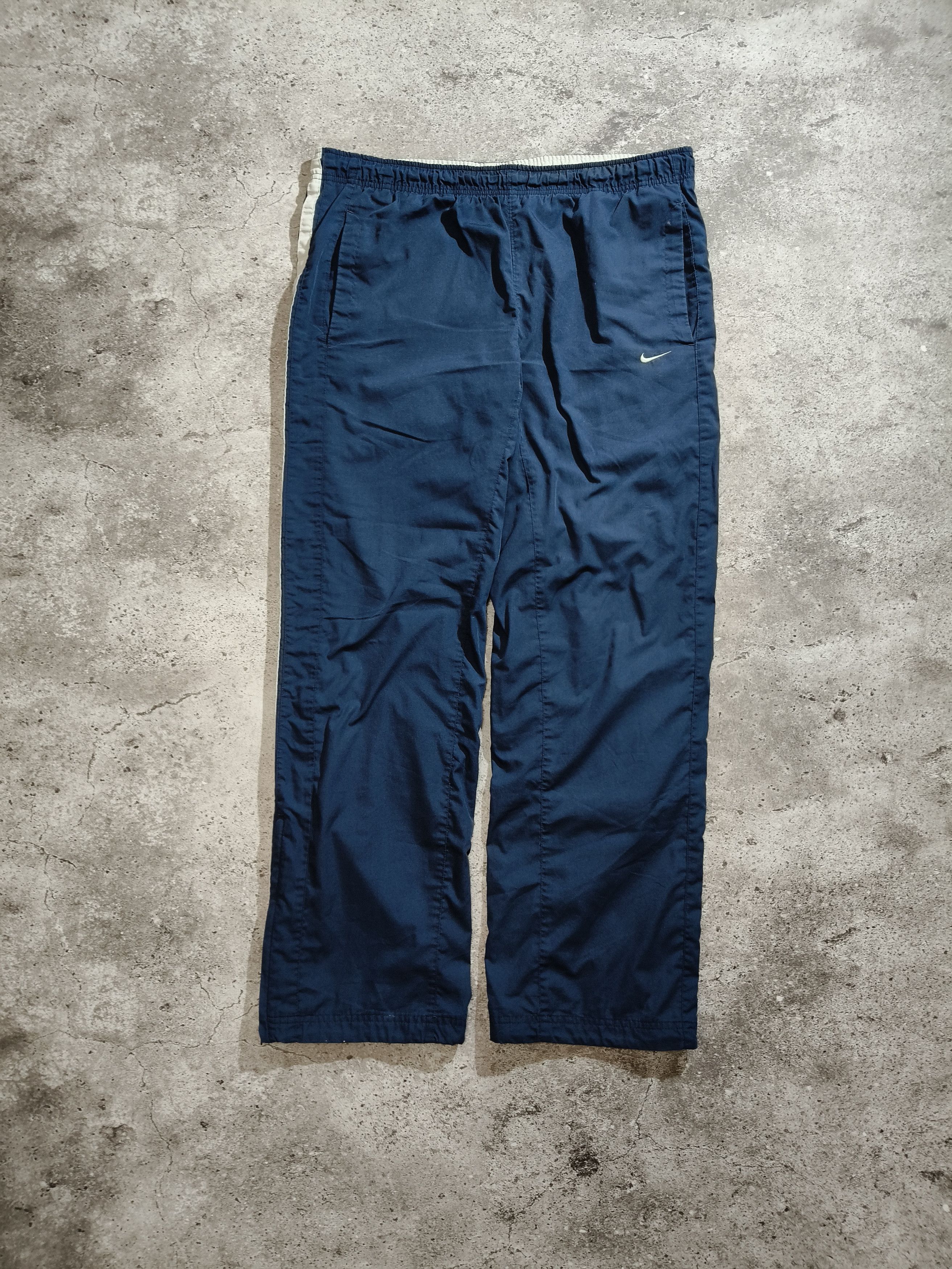 Nike Nike Vintage Nylon Track Pants Size US 32 / EU 48 - 2 Thumbnail
