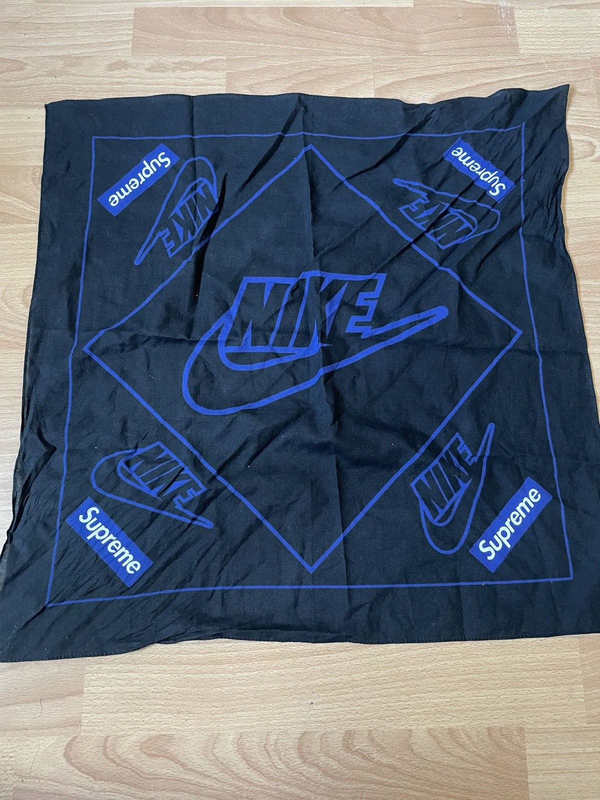 Supreme Supreme Nike New York Bandana Black/ Blue | Grailed