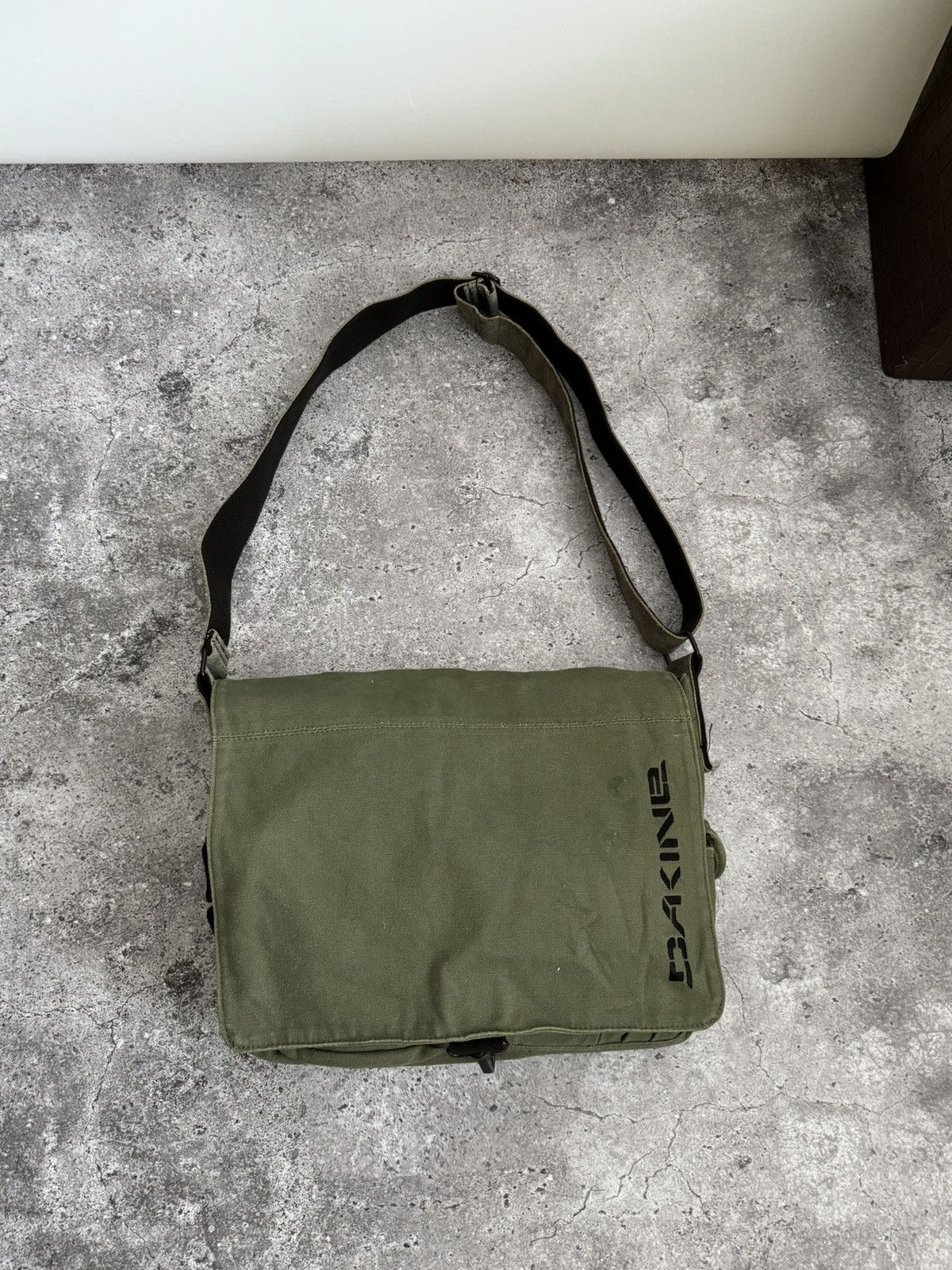 Diesel × Vintage Vintage diesel style military crossbody distressed bag Size ONE SIZE - 1 Thumbnail