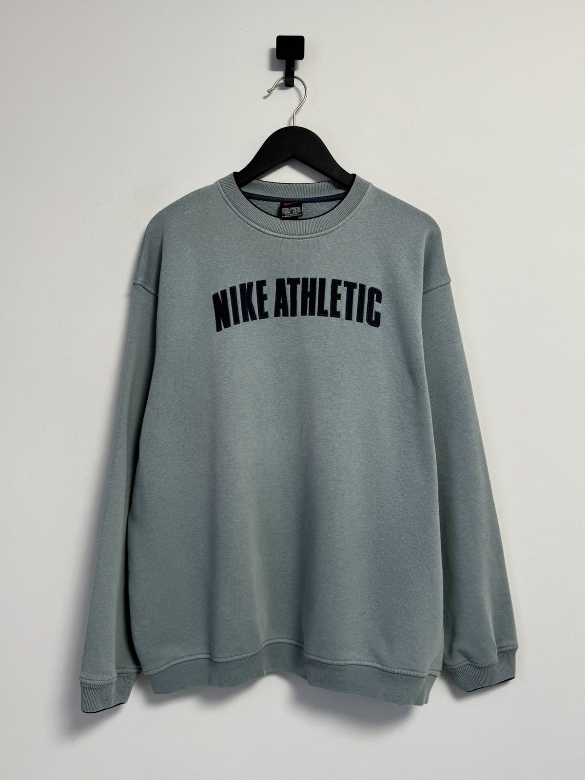 Nike Nike Sweatshirt 90’s Logo Athletic Y2K style hype Size US XL / EU 56 / 4 - 1 Thumbnail