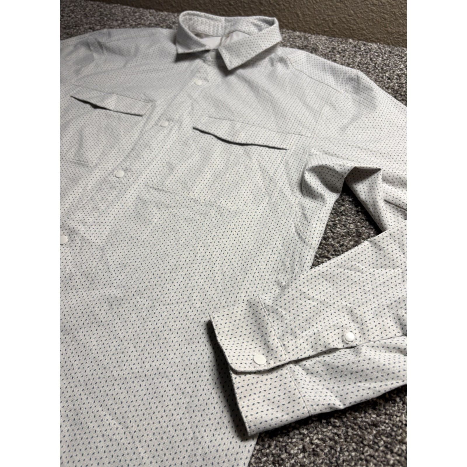 Lululemon Lululemon Shirt Mens Large Gray Snap Front Pockets Geometric All Over Print Button-Up Size US L / EU 52-54 / 3 - 2 Thumbnail