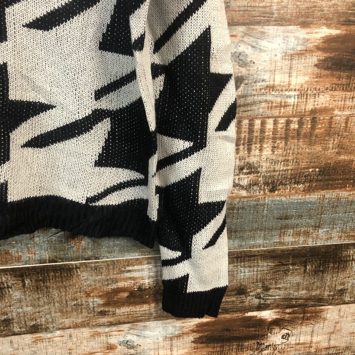 Vintage DLL H.O.B White Black star sweatshirt Knitwear #C037 Size US L / EU 52-54 / 3 - 8 Thumbnail