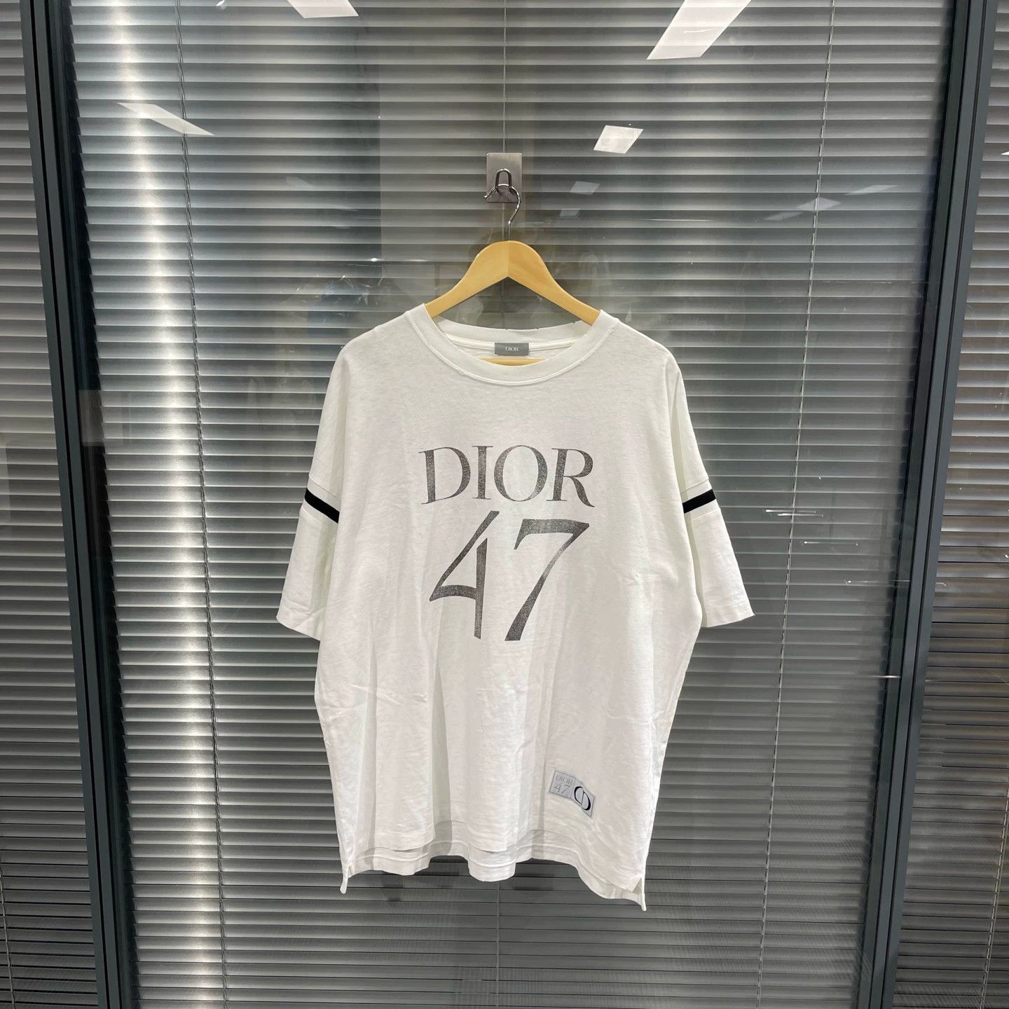 Dior Graphic Short Sleeve T-Shirt with Number Print Size US XL / EU 56 / 4 - 1 Thumbnail