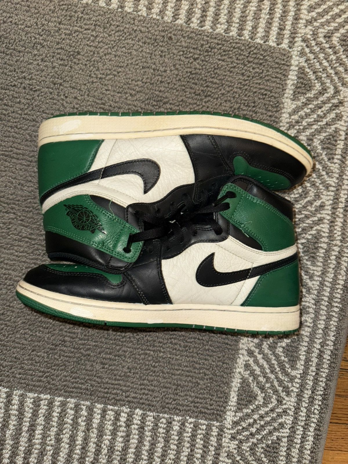 Jordan Brand Air Jordan 1s “Pine Green 1.0” Size US 11.5 / EU 44-45 - 2 Thumbnail