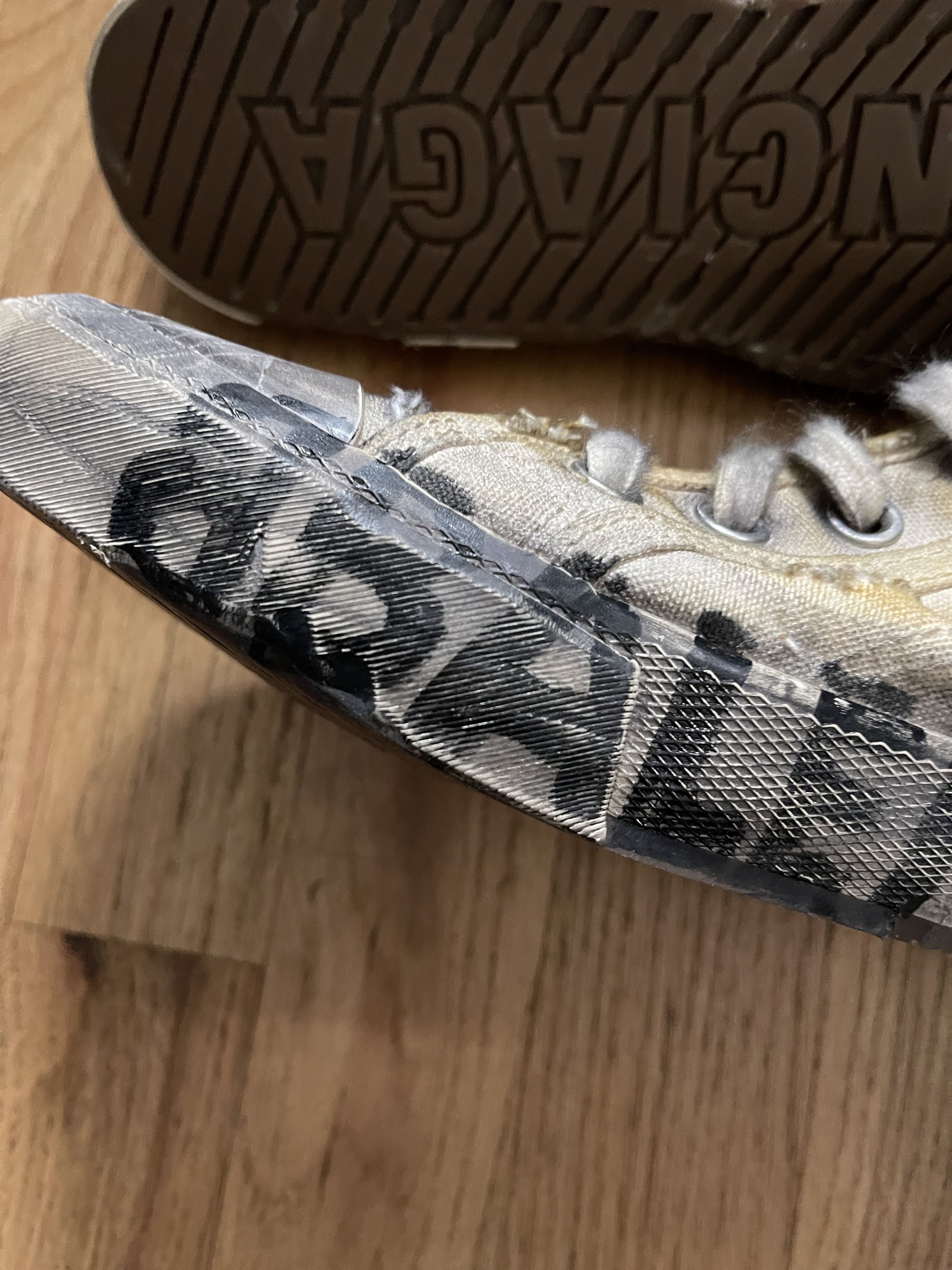 Balenciaga New Destroyed Paris Sneakers (41) Fits 41-42 US 8-9 Size US 8 / EU 41 - 12 Thumbnail