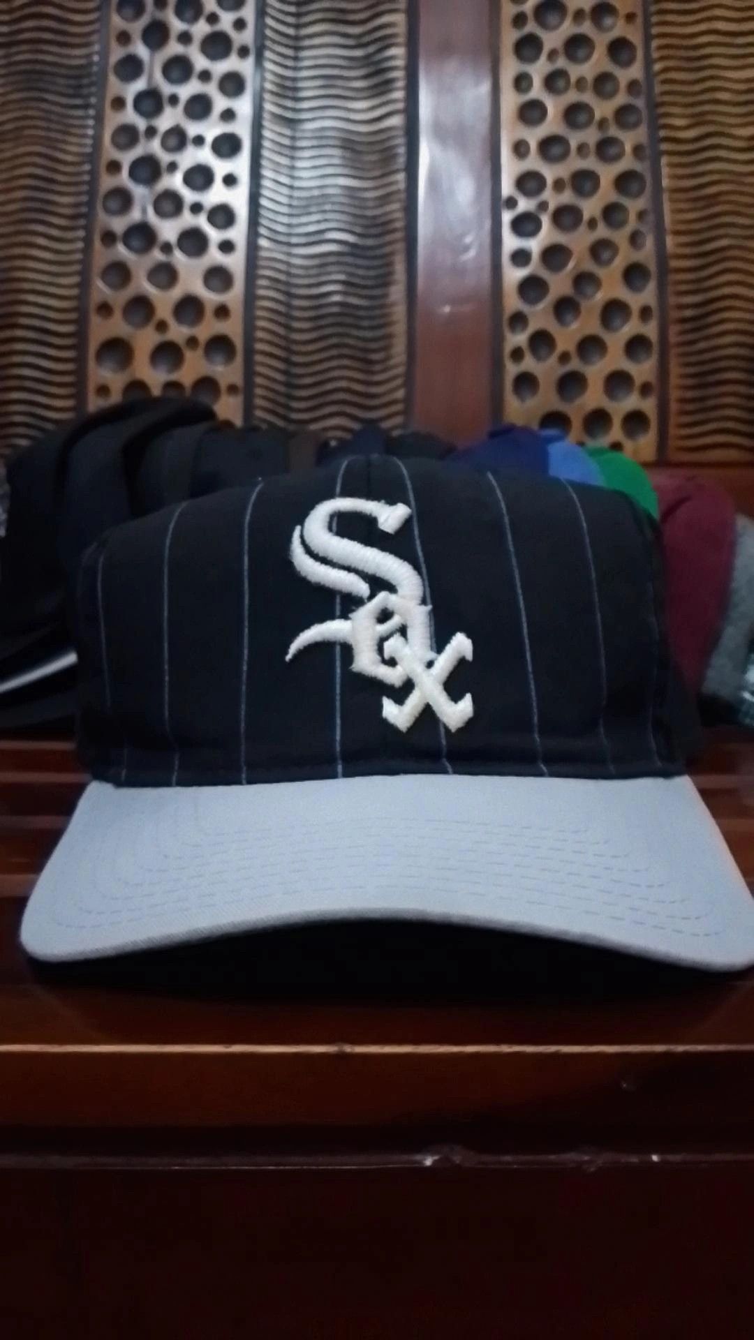 image of Starter Vintage Pinstripe Chicago White Sox in Black, Men's