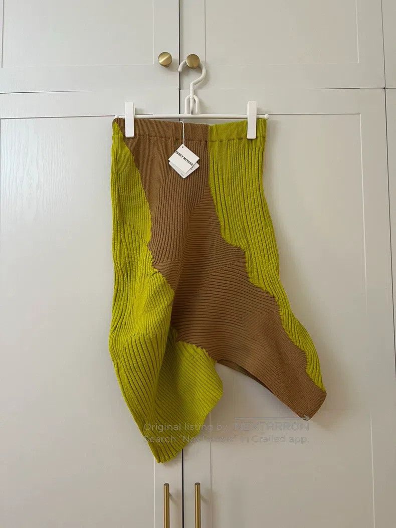 Issey Miyake Issey Miyake Double Knit Series Skirt Yellow Beige Size 25" / US 0 / IT 36 - 2 Thumbnail