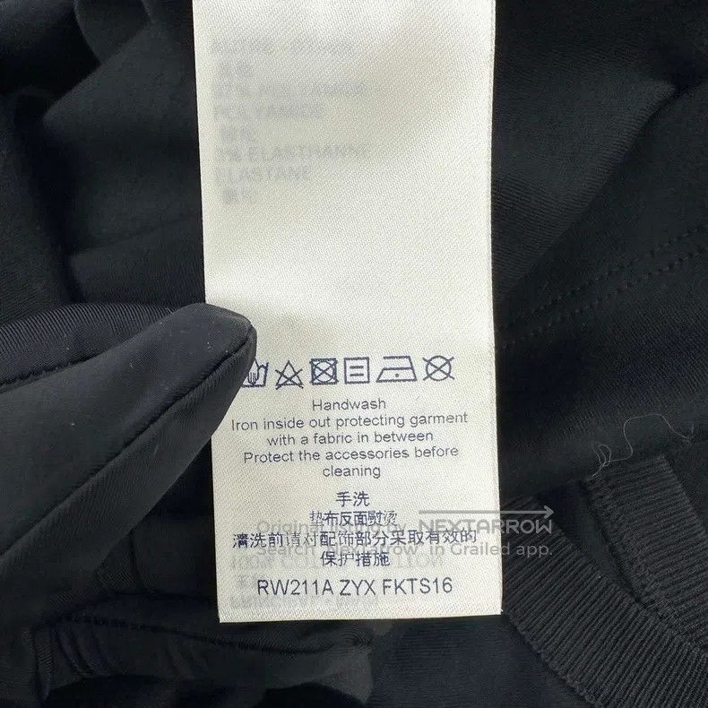 Louis Vuitton Louis Vuitton Full logo printed short sleeves Size US XS / EU 42 / 0 - 6 Thumbnail