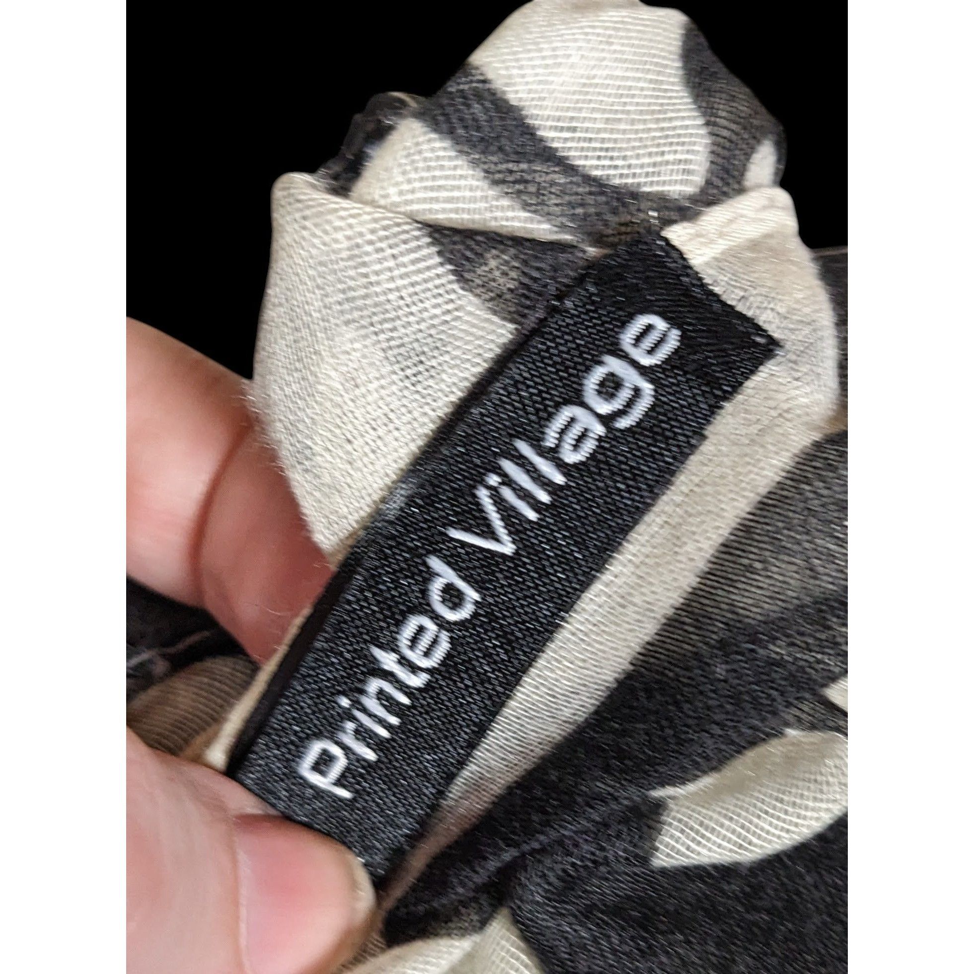 Other Printed Village Retro Floral Lightweight Scarf/Shawl Size ONE SIZE - 4 Thumbnail