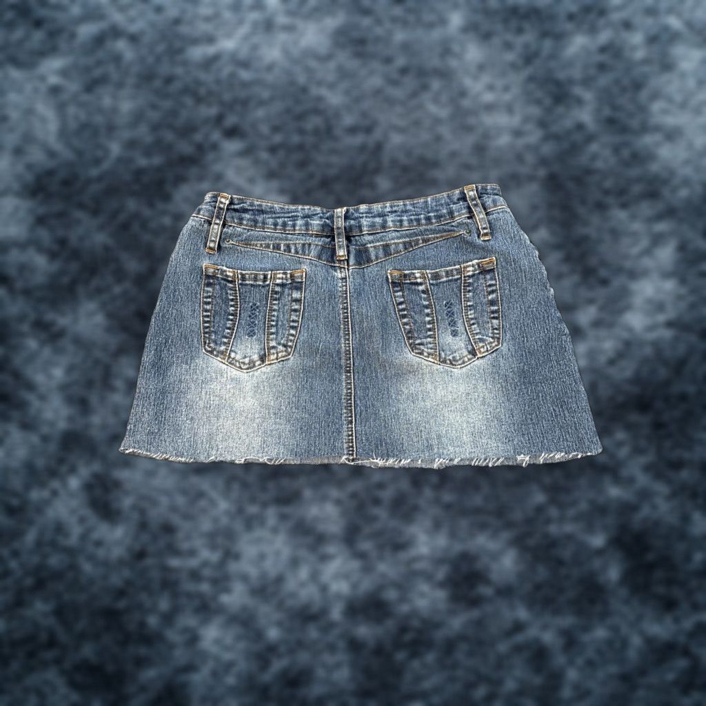 Denime VINTAGE One Tuff Babe Skirt Womens 10 Denim Mini Frayed Cut Off 90s Blue Cotton Blend Solid Short 90s Womens Size 32" / US 10 / IT 46 - 1 Thumbnail