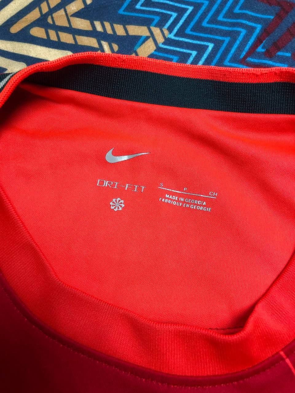 Nike T-Shirt Nike logo L.F.C. red Y2K Vintage Jerseys Size US S / EU 44-46 / 1 - 2 Thumbnail