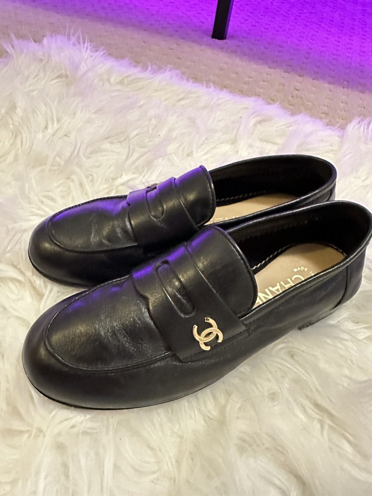 Chanel CHANEL BLACK LEATHER LOAFERS Size US 6.5 / IT 36.5 - 2 Thumbnail