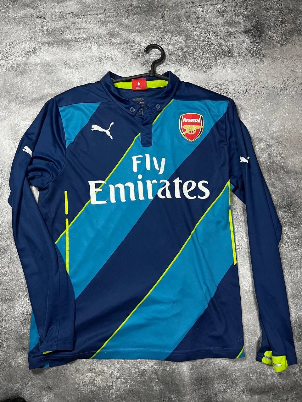 Puma Arsenal jersey season 14/15 size M Size US M / EU 48-50 / 2 - 1 Thumbnail