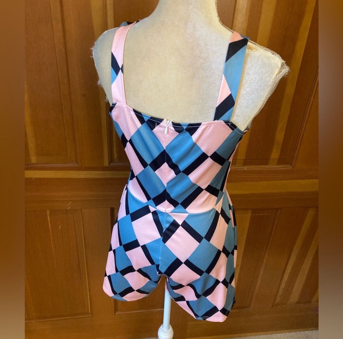 Designer × Other NWT, Lavishly Paris Woman’s Designer Spaghetti Strap Romper Size 28" / US 6 / IT 42 - 11 Thumbnail