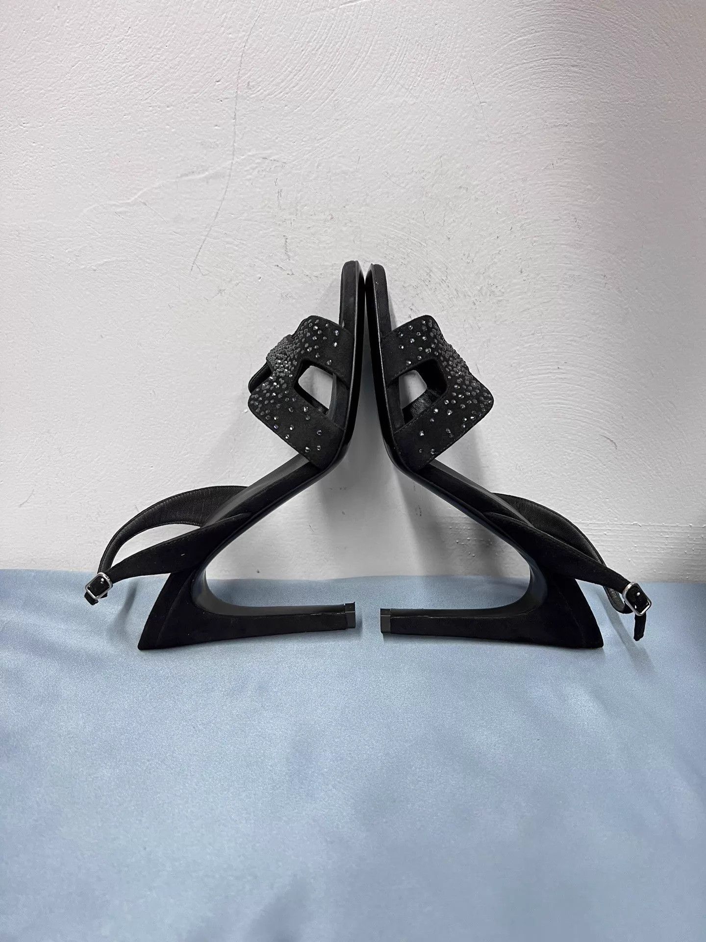 Hermes Hermes Joy Goatskin Crystal Palladium Strappy Sandal 37 New Size US 6.5 / IT 36.5 - 6 Thumbnail