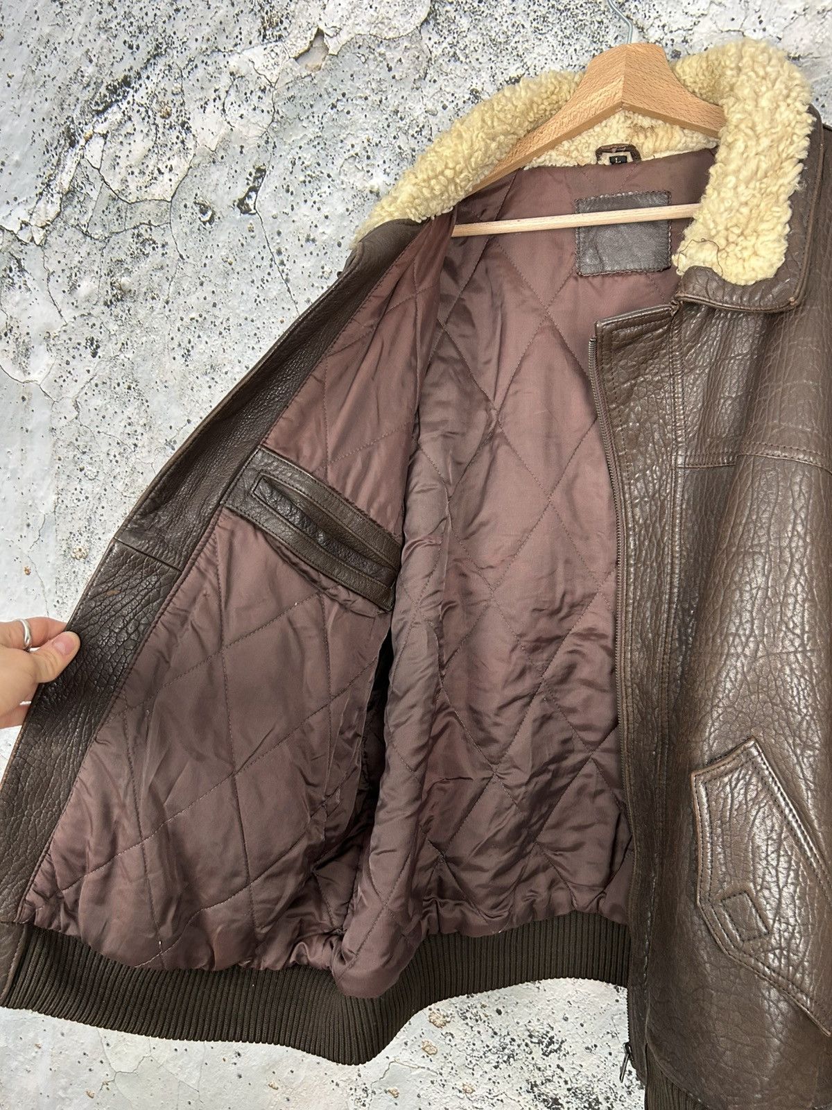 Genuine Leather Vintage Genuine Leather Bomber Shearling Military Rare 90s Size US L / EU 52-54 / 3 - 4 Thumbnail