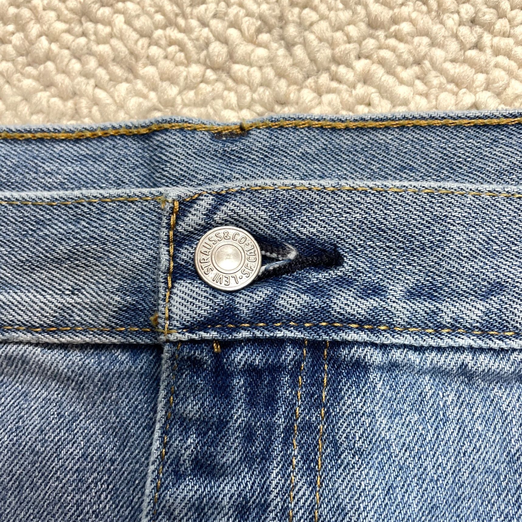 Levi's Levi's 550 Jeans Mens 42x30 Blue Denim Medium Wash Relaxed Straight Levi's 550 Jeans Mens 42x30 Blue Denim Medium Wash Relaxed Straight Fit Size US 42 / EU 58 - 7 Thumbnail