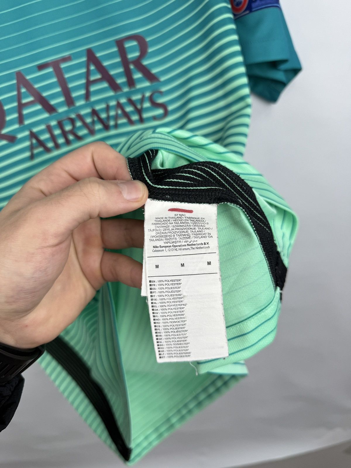 Nike 🇪🇸 2016 Jordi Alba #18 Barcelona Nike Soccer Away Jersey UCL Size US M / EU 48-50 / 2 - 11 Thumbnail
