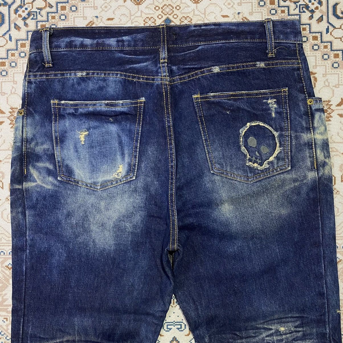 If Six Was Nine × Le Grande Bleu (L.G.B.) 2000s Y2K Slinky Distressed Skull Jeans Size US 30 / EU 46 - 4 Thumbnail