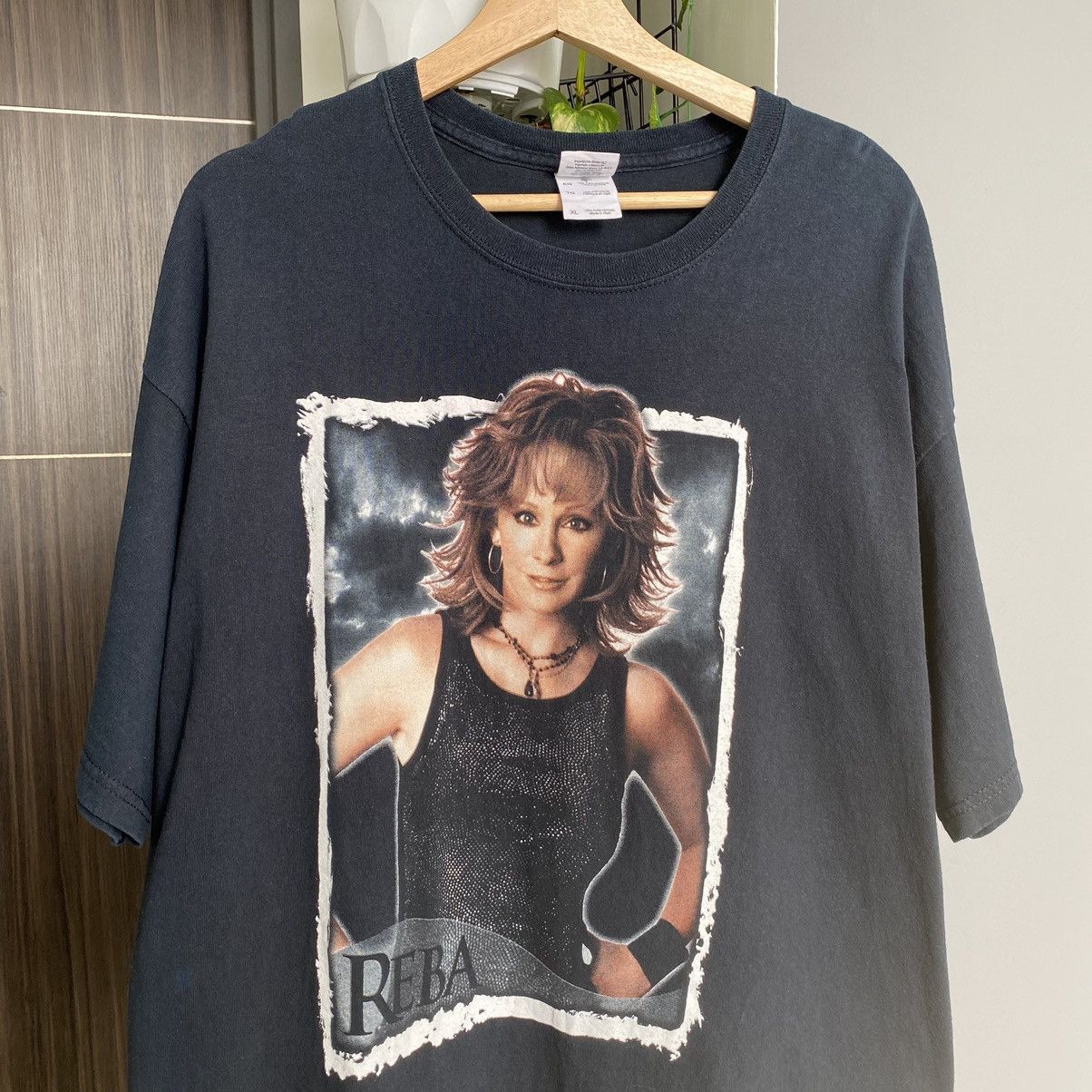 Band Tees Vintage Y2K Reba McEntire American Singer ERD GRUNGE TEE Size US XL / EU 56 / 4 - 2 Thumbnail