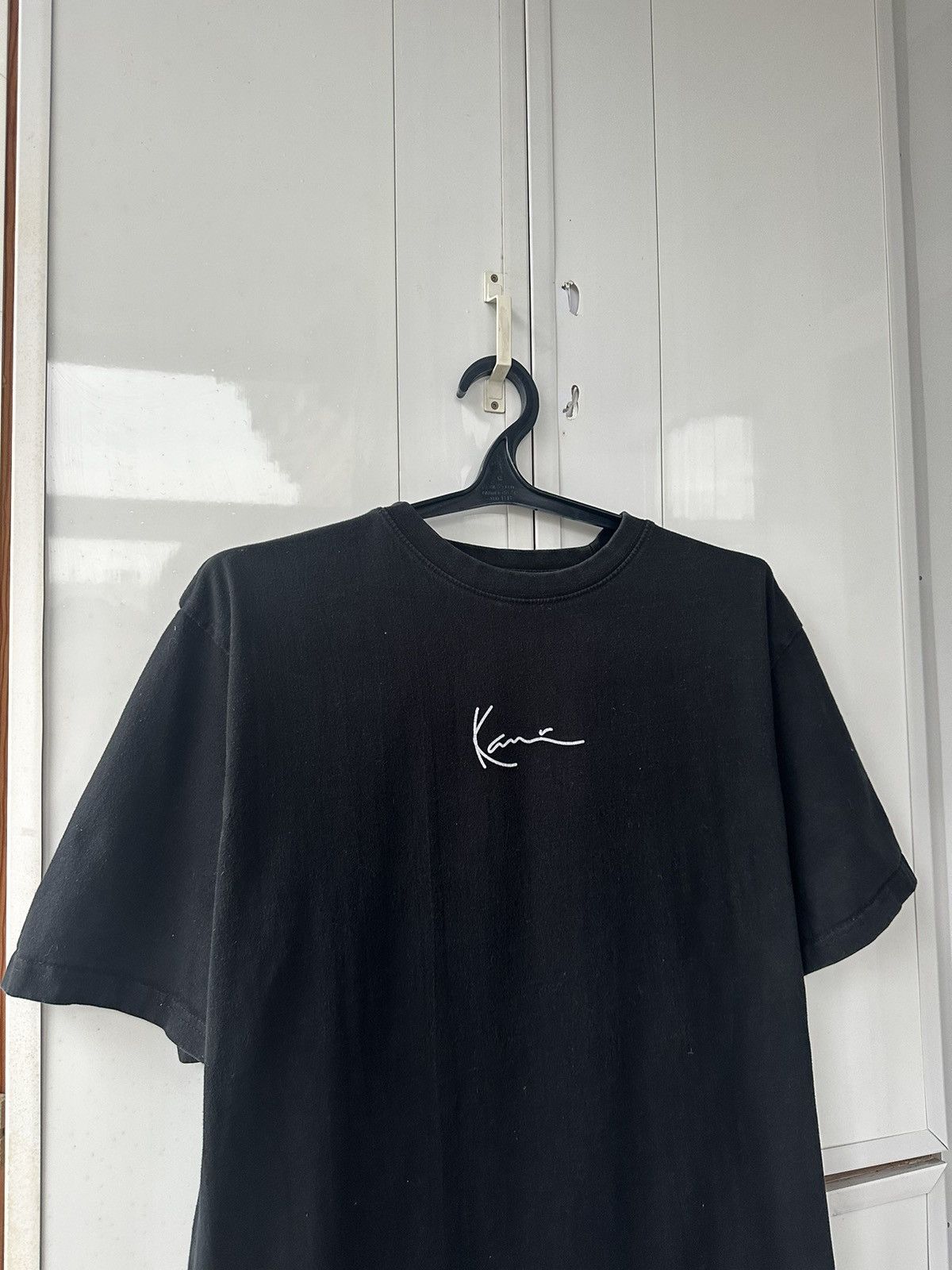 Other Vintage Karl Kani T-shirt Black Centre Logo Size US L / EU 52-54 / 3 - 7 Thumbnail