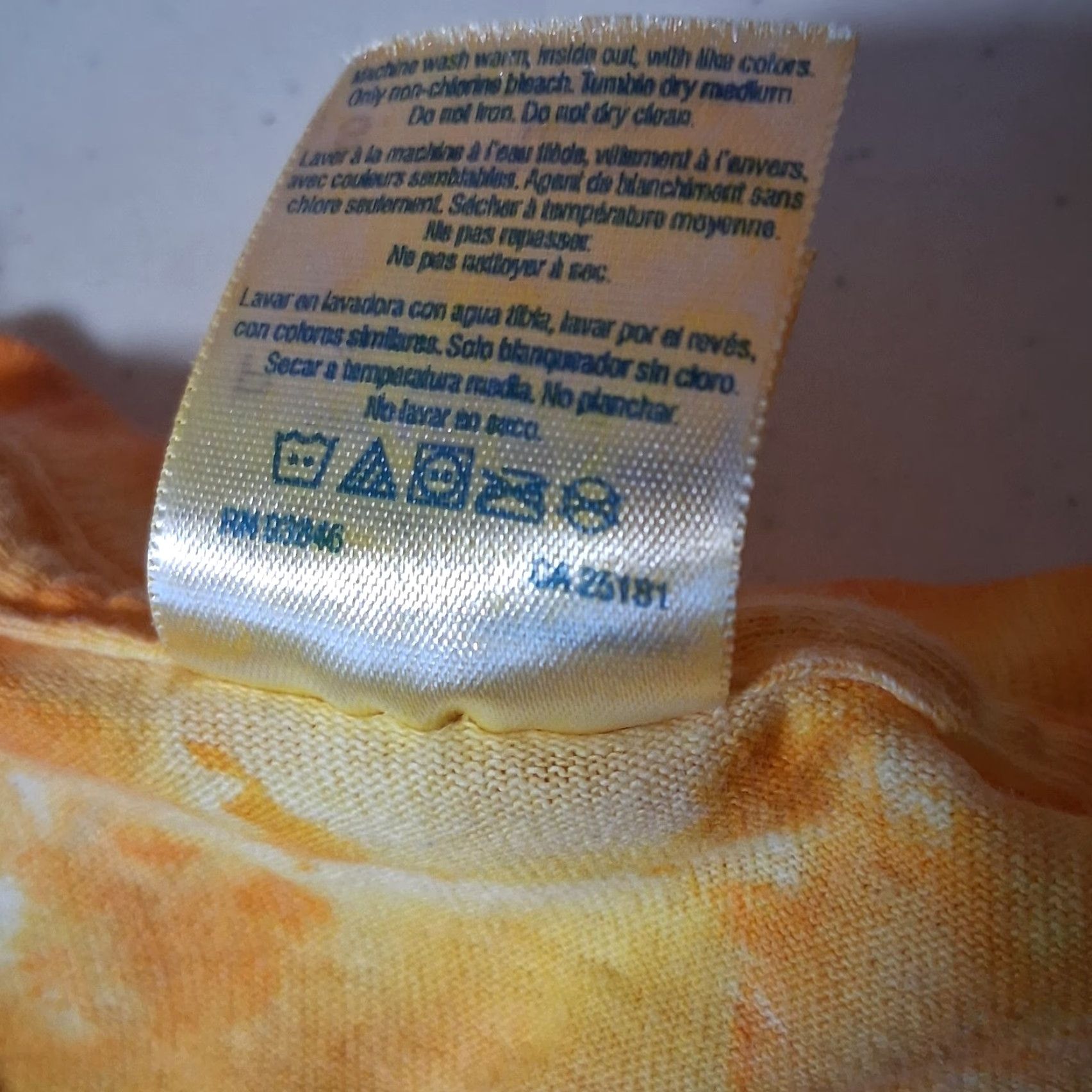 Gildan West Virginia Strawberry Festival Shirt Small Yellow Orange Tie Dye Strawberries Shirt Size US S / EU 44-46 / 1 - 6 Thumbnail