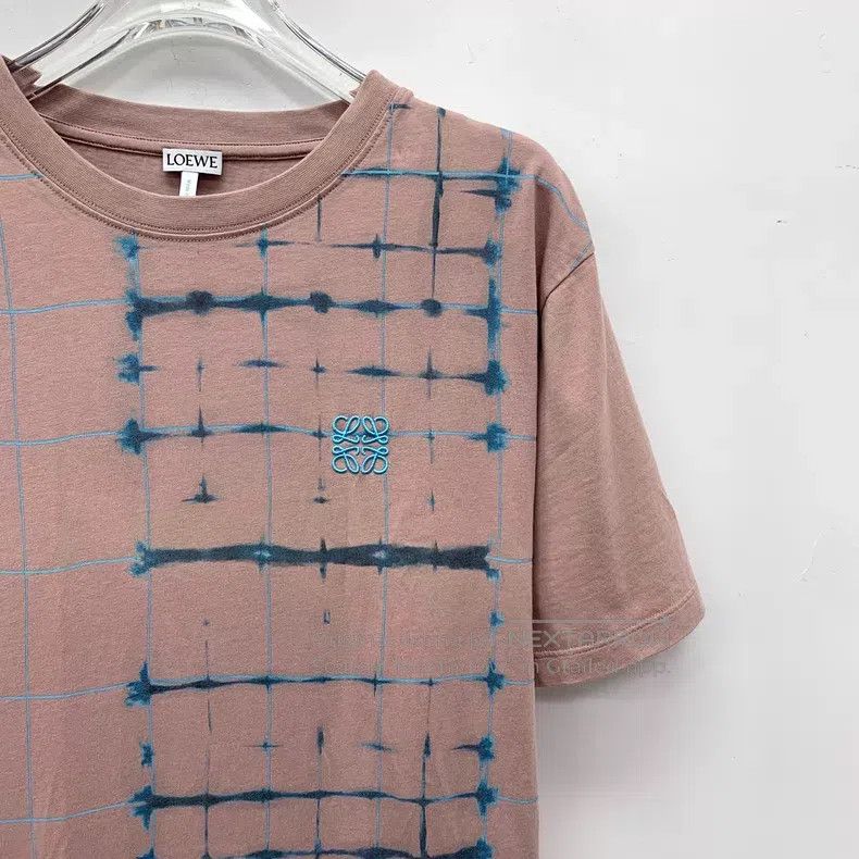 Loewe Loewe Pink graffiti logo embroidered cotton crew-neck shor Size US M / EU 48-50 / 2 - 3 Thumbnail