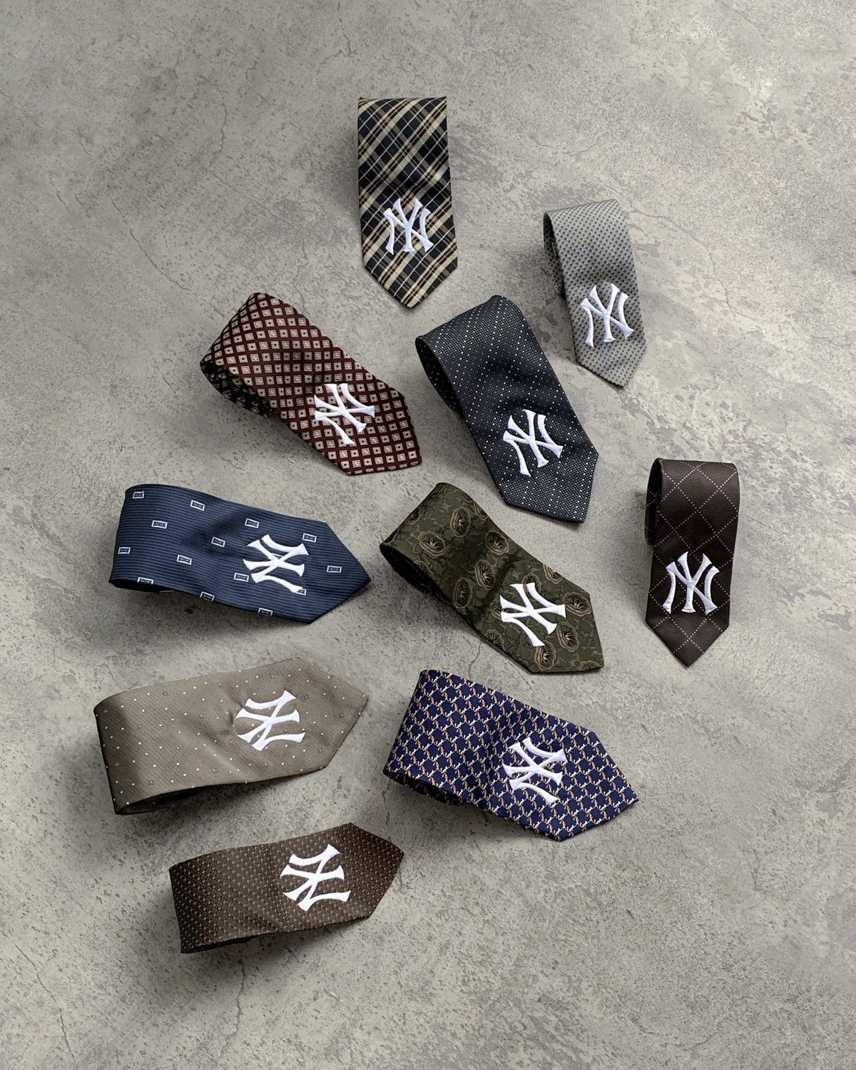 Vintage VINTAGE ‘NY’ TIE Size ONE SIZE - 1 Thumbnail