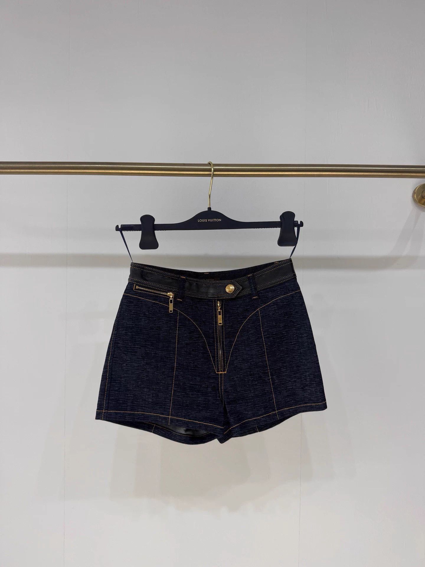 Louis Vuitton Lv Denim Leather Patchwork 99 New 34 Shorts Size 25" / US 0 / IT 36 - 1 Thumbnail