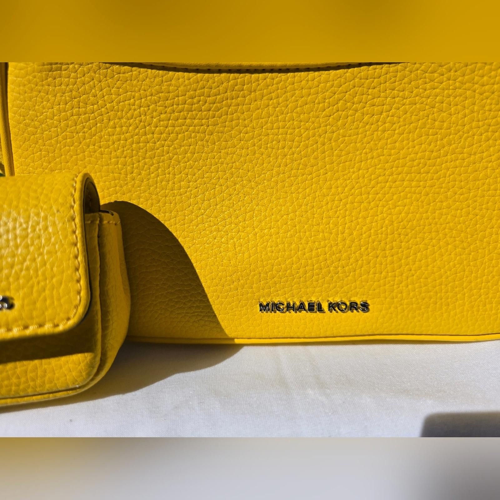 Michael Kors Michael Kors Jet Set Medium Pebbled Crossbody Bag Size ONE SIZE - 3 Thumbnail