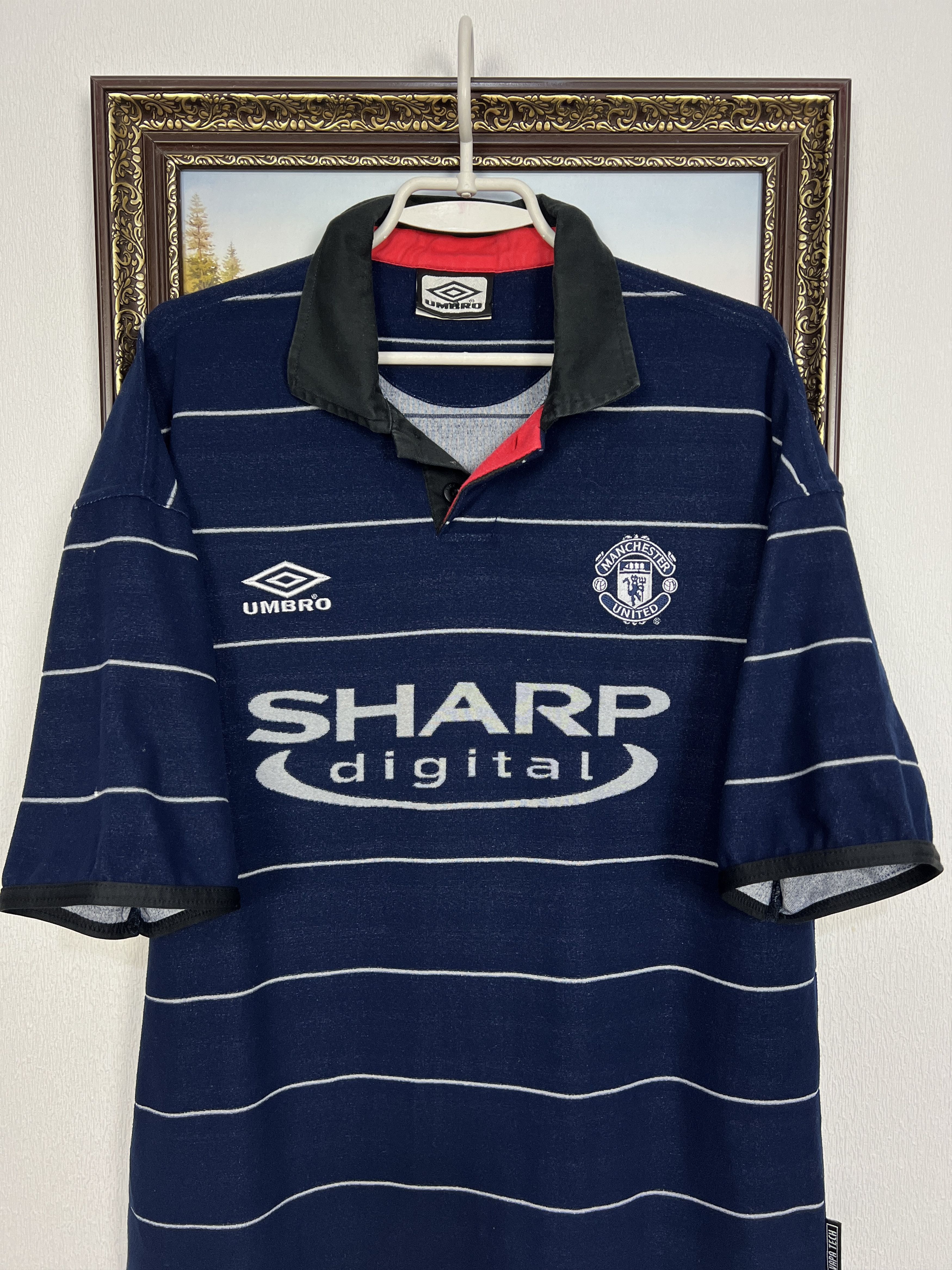 Umbro Manchester United Away football shirt Soccer Jersey Trikot Size US L / EU 52-54 / 3 - 2 Thumbnail