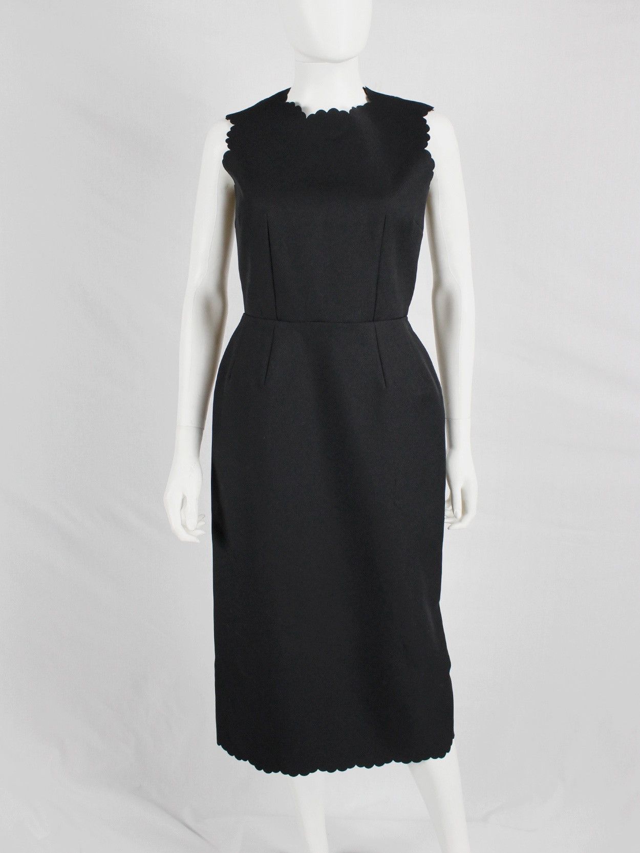 Comme des Garcons CDG BLACK DRESS WITH SCALLOPED EDGES & WIDER HIPS SPRING 99 Size M / US 6-8 / IT 42-44 - 2 Thumbnail