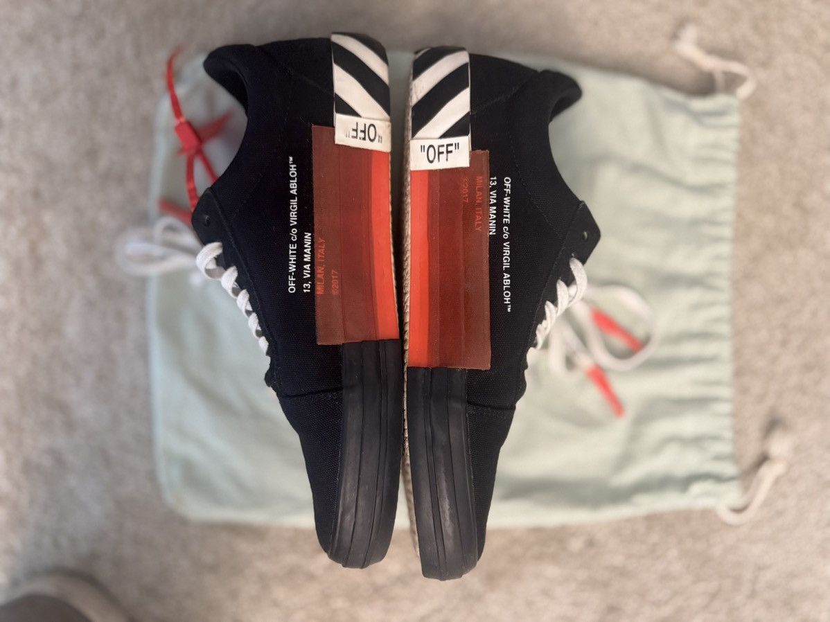Off-White OFF WHITE VULCANISED LOW (UPDATED STRIPES) - 43 Size US 10 / EU 43 - 5 Thumbnail
