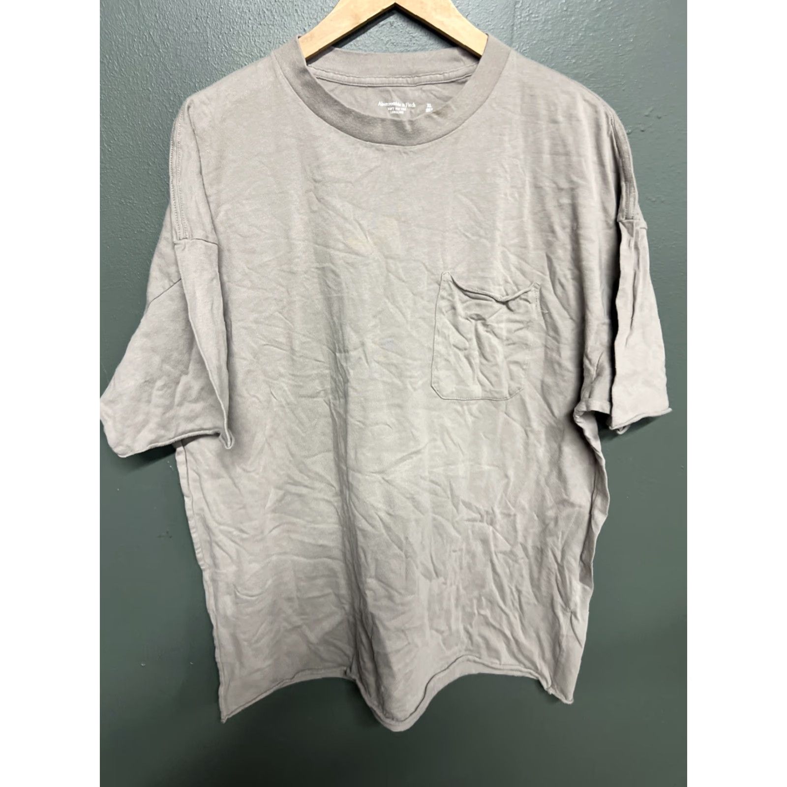 Abercrombie & Fitch Abercrombie & Fitch Men's Tee Short Sleeve Crew Neck Tan XL 100% Cotton A&F Pocket Tee Beige Size XL Vintage No Size US XL / EU 56 / 4 - 2 Thumbnail