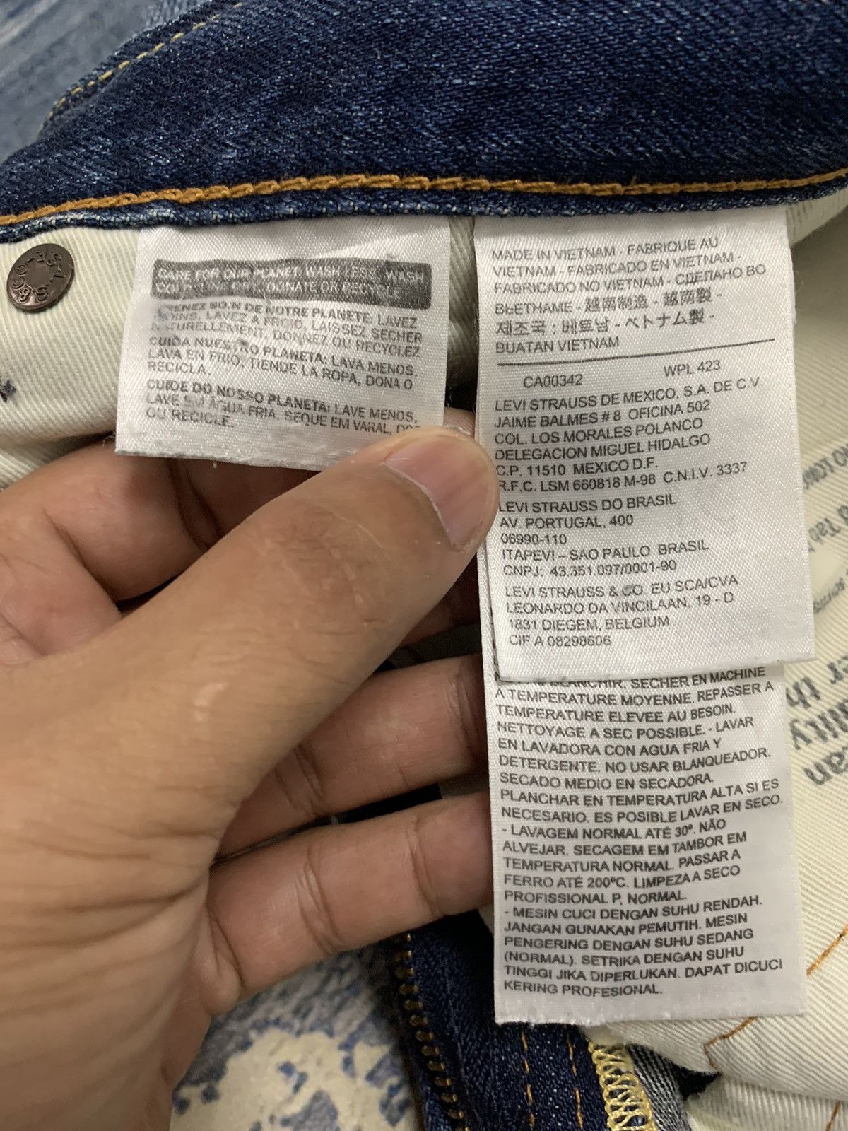 Levi's Vintage Levi's 502 Faded Blue Distressed Jeans 33x28.5 Size US 33 - 16 Thumbnail
