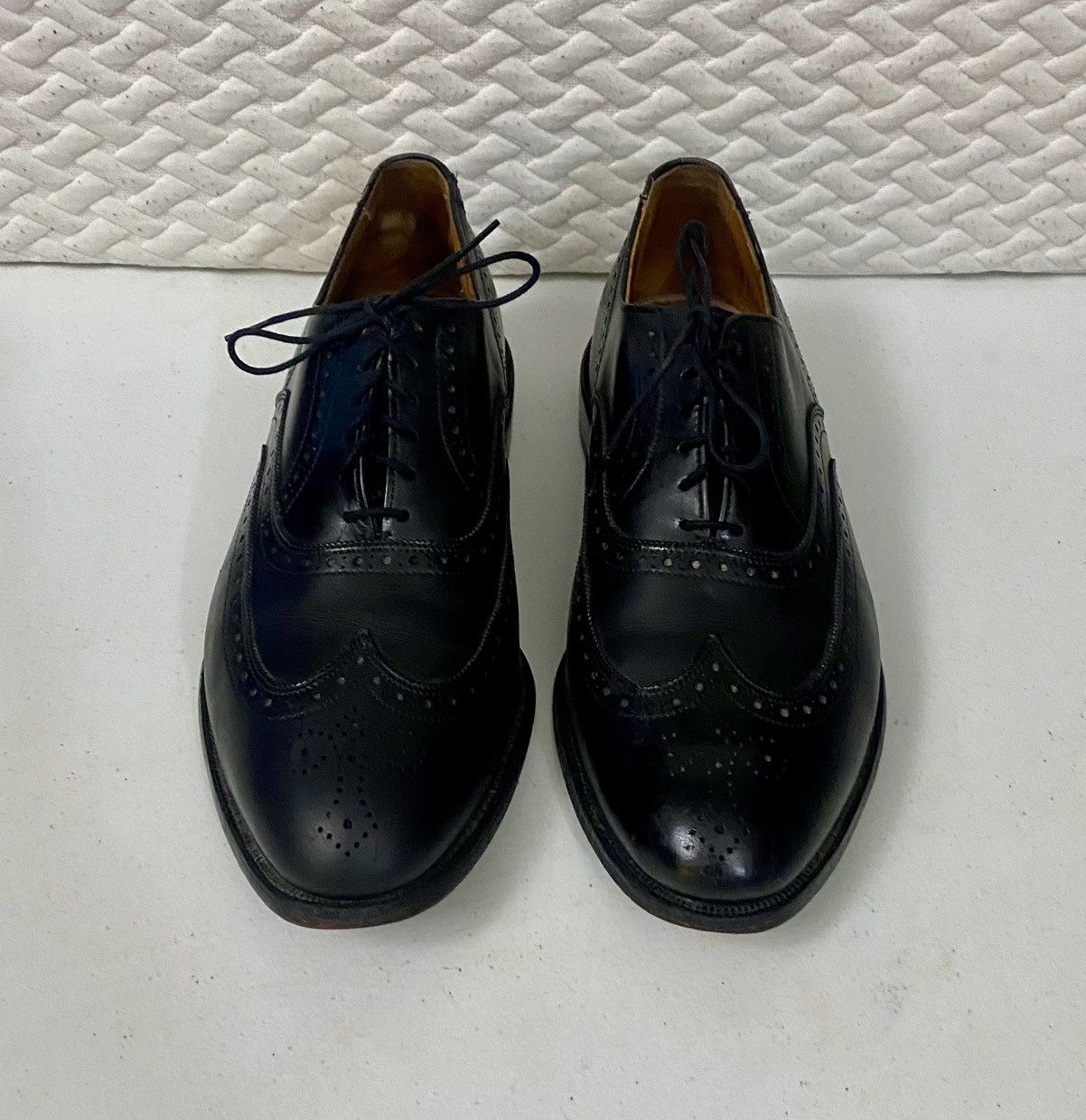 Allen Edmonds Allen Edmonds Chester 1903 Black Leather Wingtip Oxfords 9 E Size US 9 / EU 42 - 10 Thumbnail