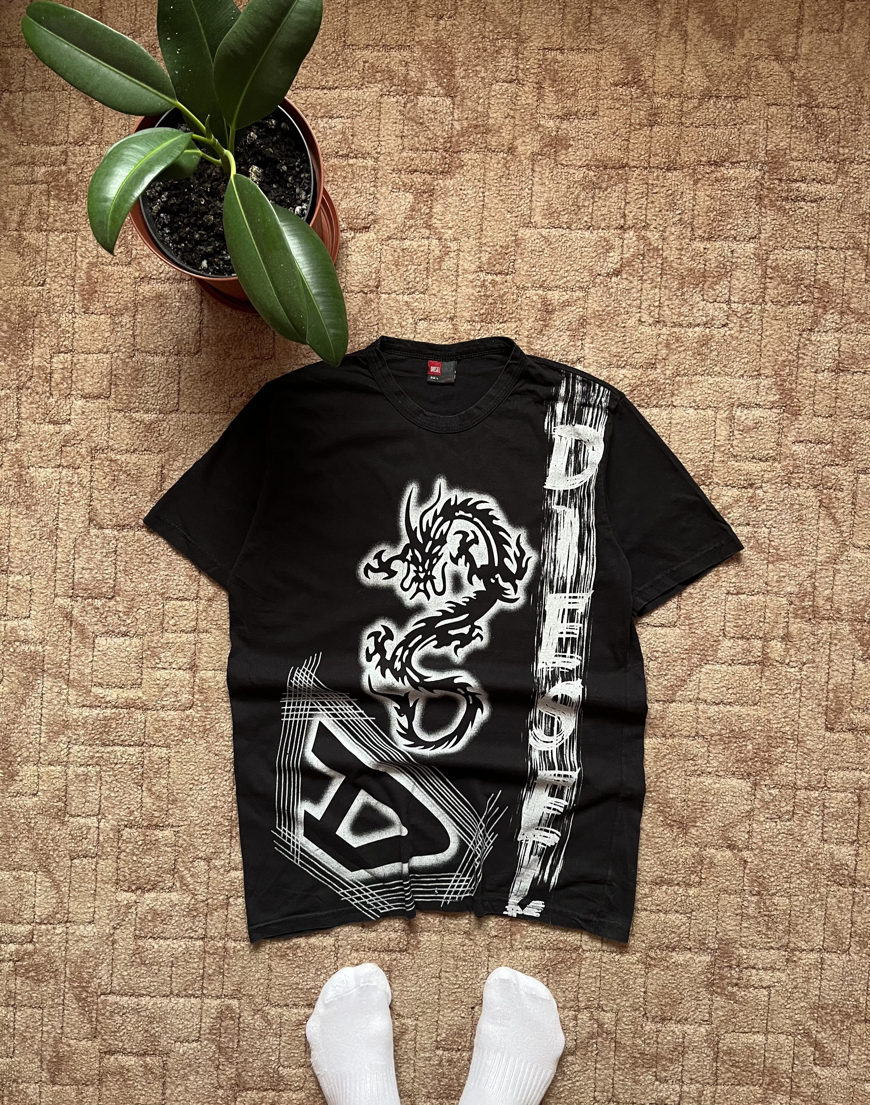 Diesel Vintage Diesel Big Logo Avant Garde Black Tee Size M Men's Size US M / EU 48-50 / 2 - 1 Thumbnail