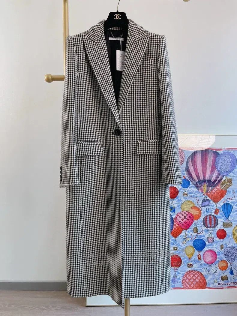 Givenchy Givenchy Black and White Checkered Coat Size XS / US 0-2 / IT 36-38 - 1 Thumbnail