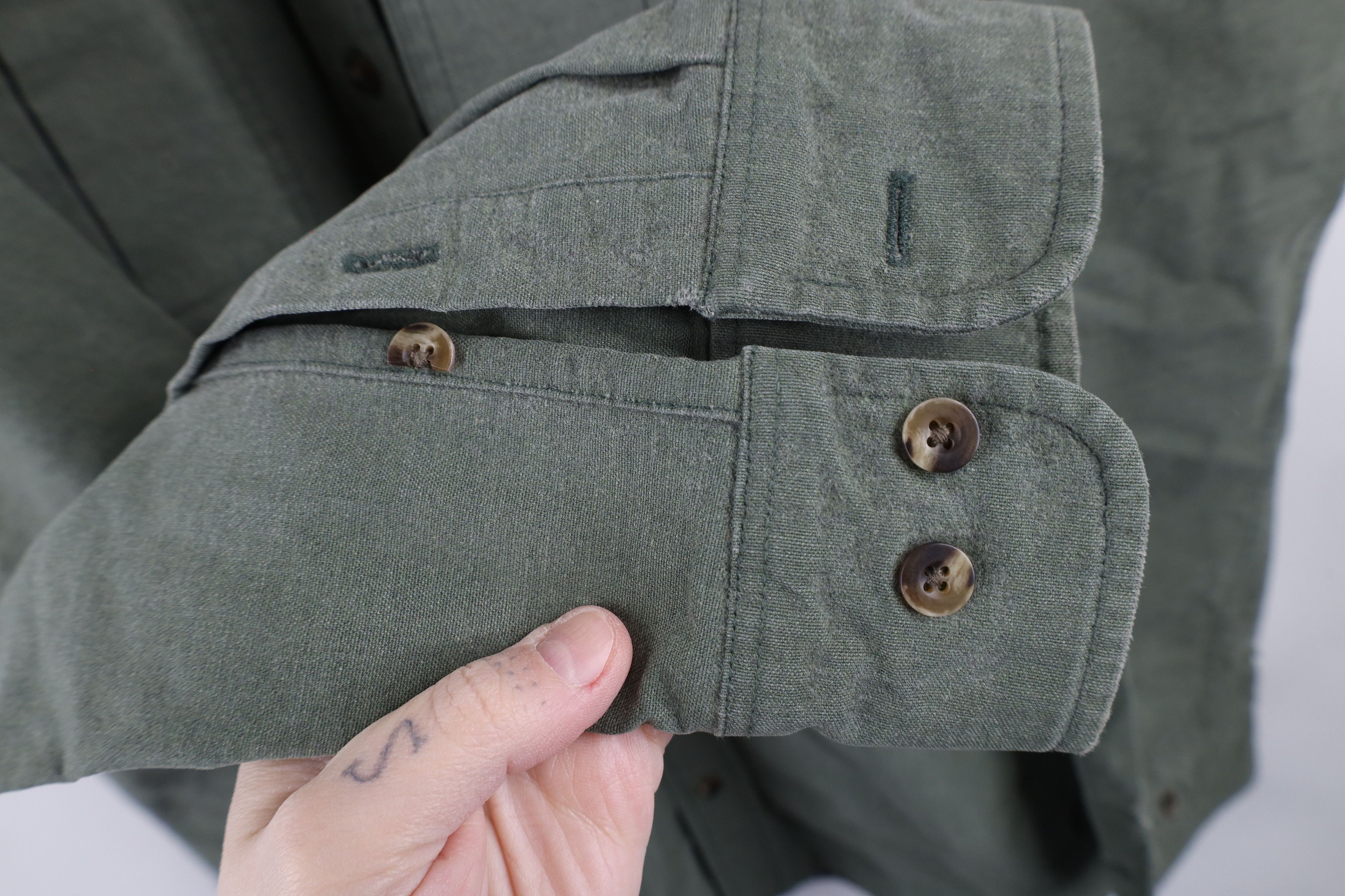 Cabelas × Vintage Vintage 90s Cabelas Cloth Collared Button Shirt Green Size US XL / EU 56 / 4 - 5 Thumbnail