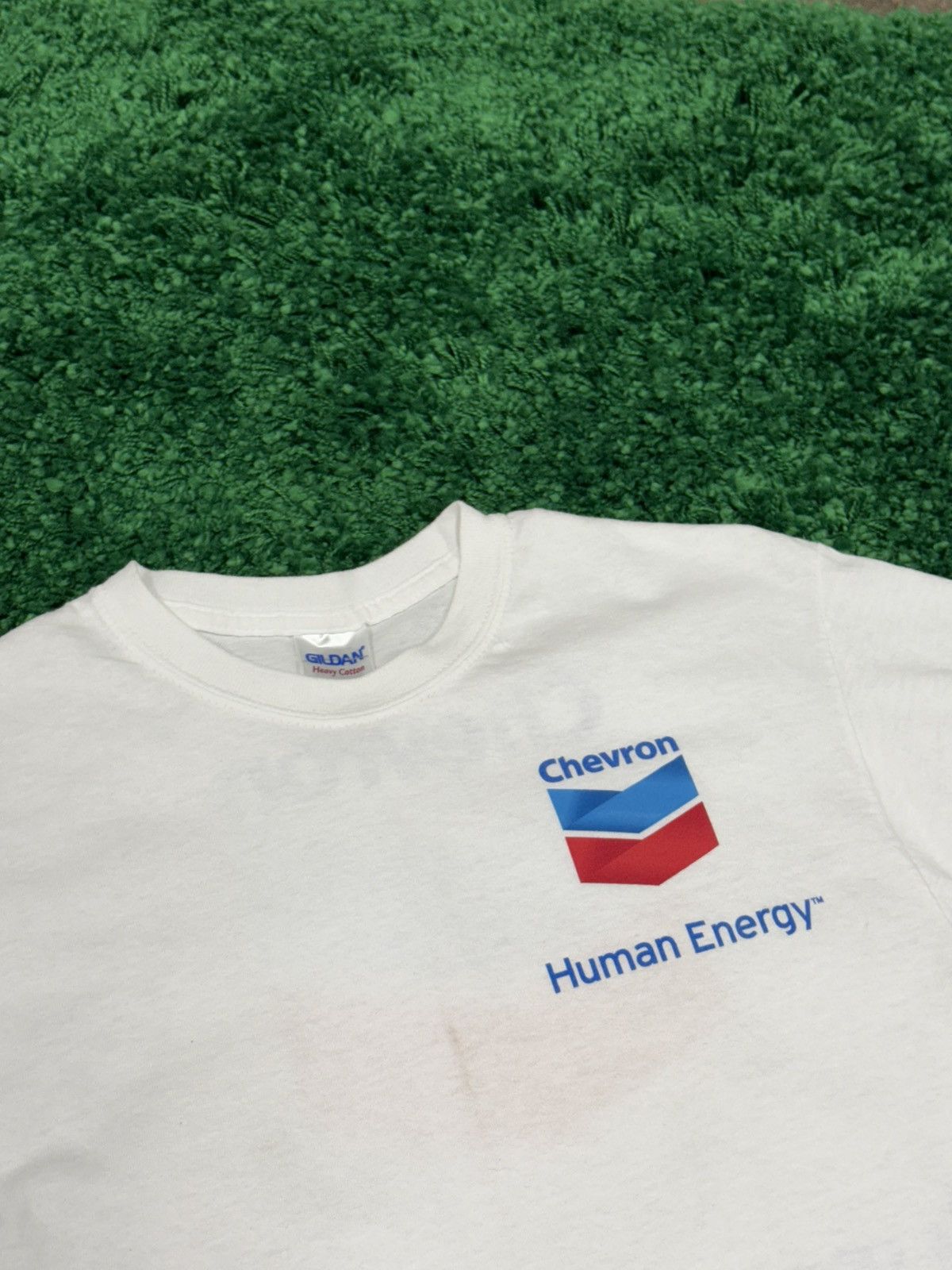 Vintage Chevron Human Energy White Badge Logo Tee Gas Small Gildan Size US S / EU 44-46 / 1 - 3 Thumbnail